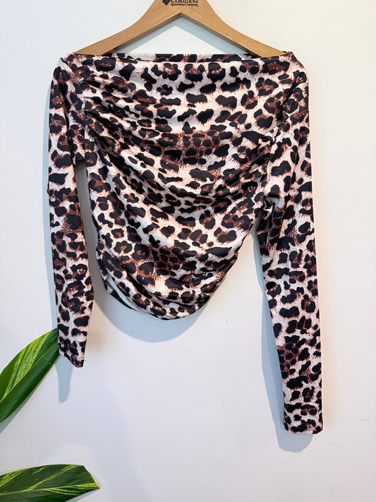 Brand Unknown Leopard Print Off-the-shoulder Top. Size M