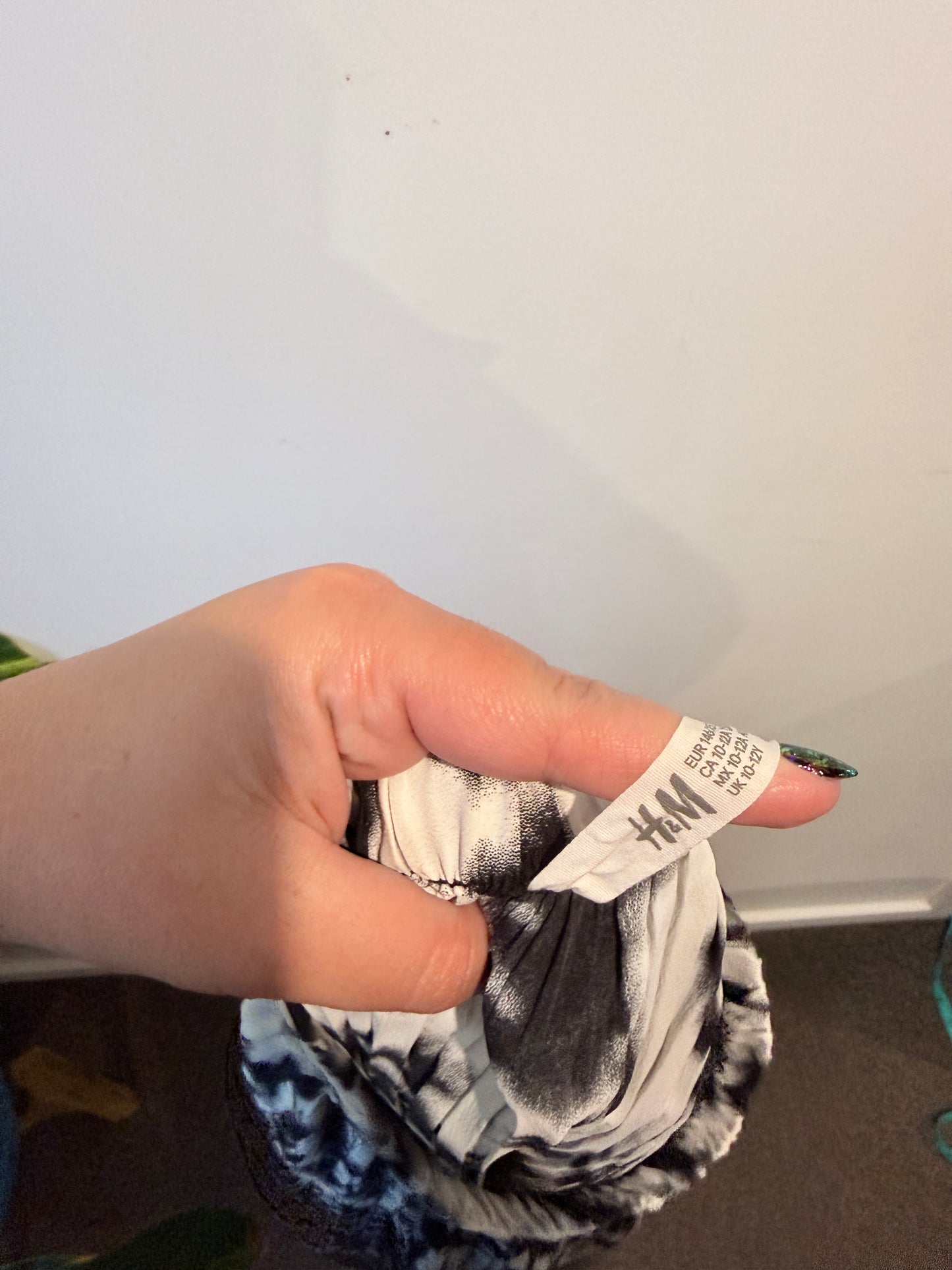 H & M Black And White Tie-dye Pleated Midi Skirt Size 10-12Y