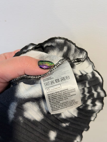 H & M Black And White Tie-dye Pleated Midi Skirt Size 10-12Y