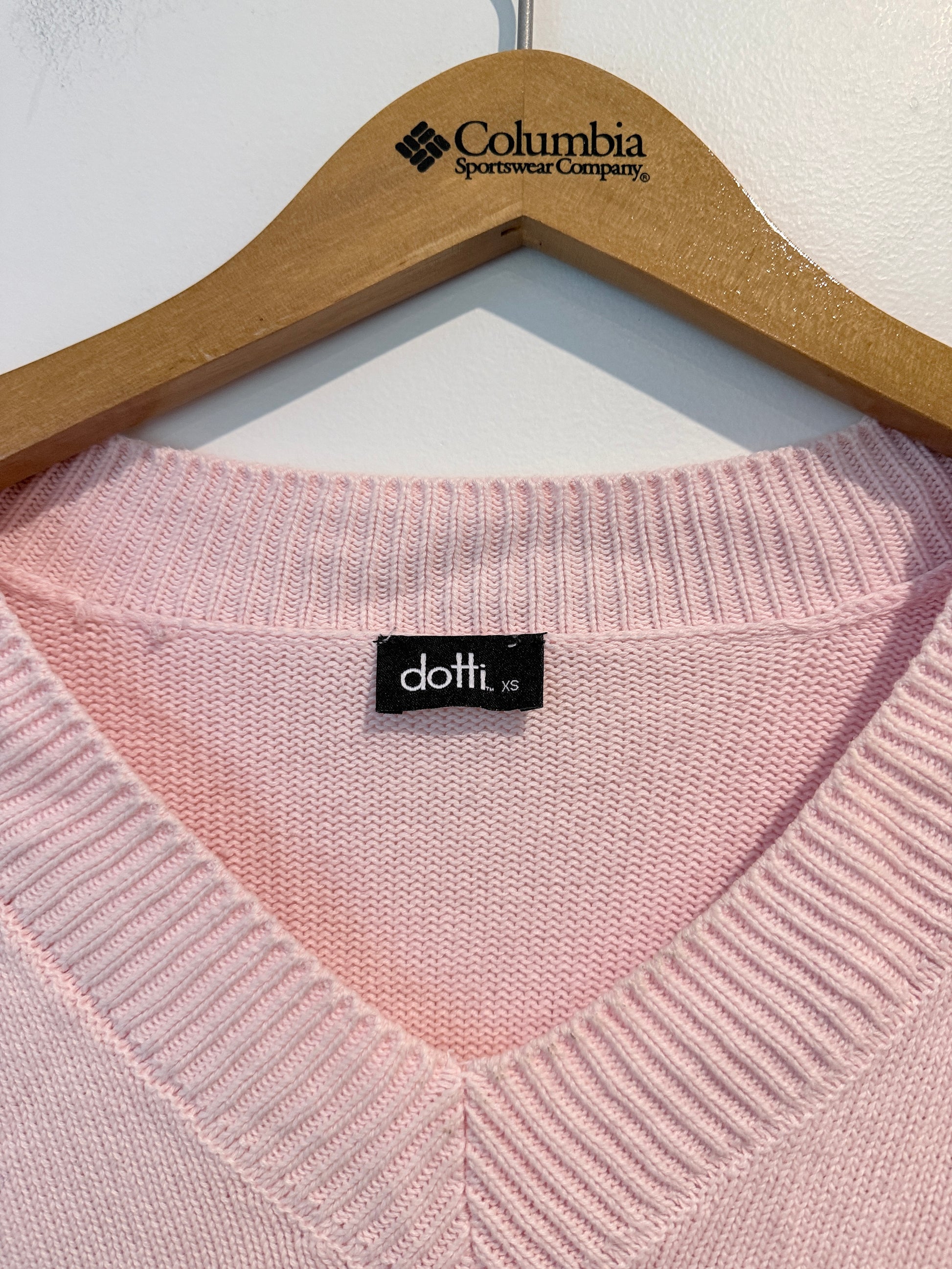Dotti Light Pink V-neck Sweater. Size XS