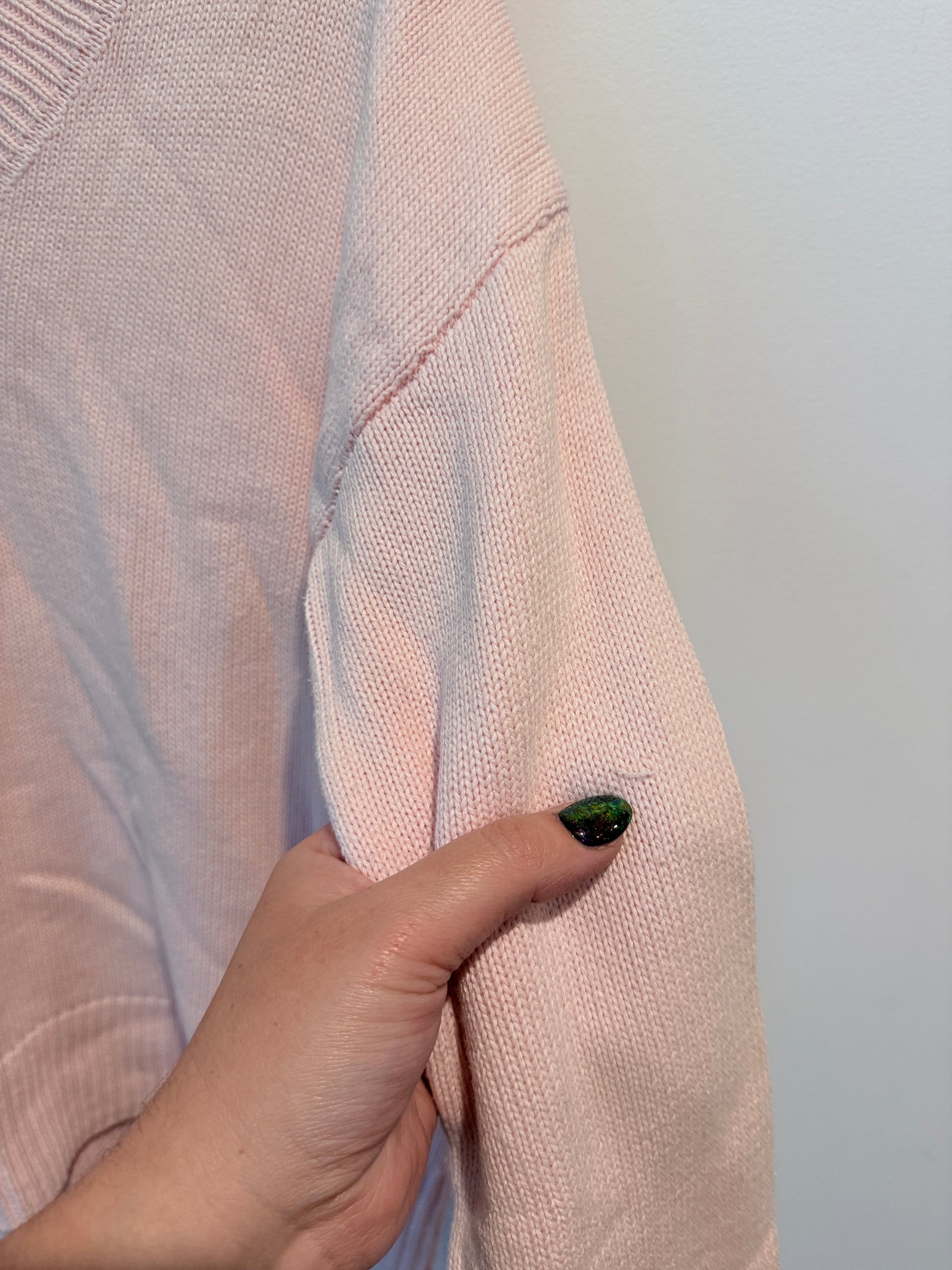 Dotti Light Pink V-neck Sweater. Size XS