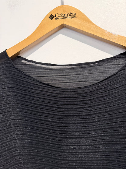 Brand Unknown Lightweight Sheer Texture Top Size U/Arm to U/Arm 60cm