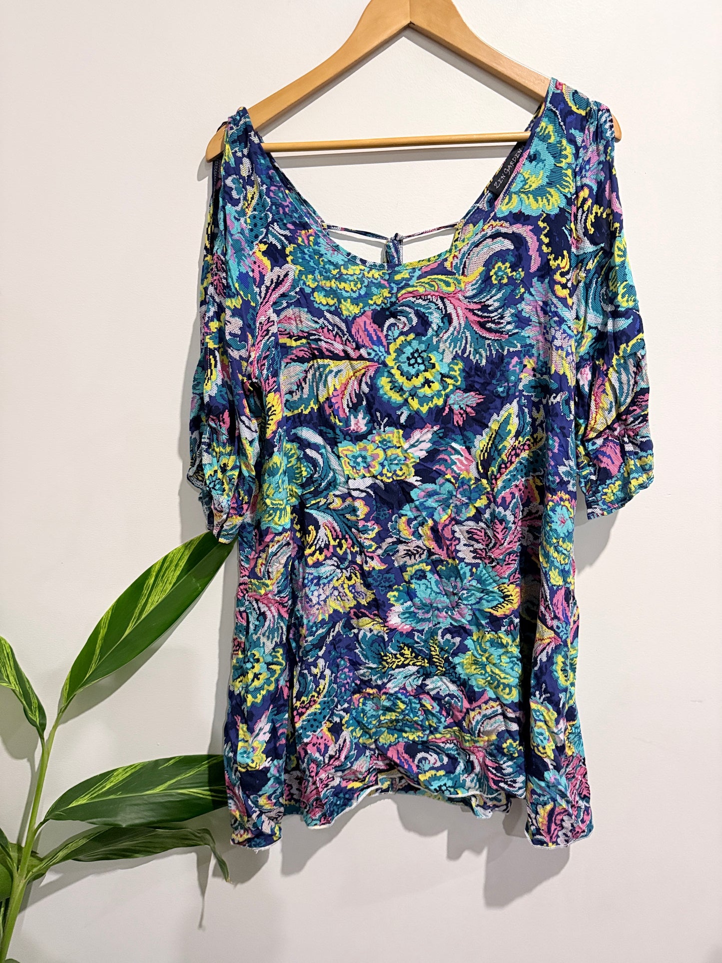 Zen Garden Vibrant Print Cold-shoulder Tunic Size L