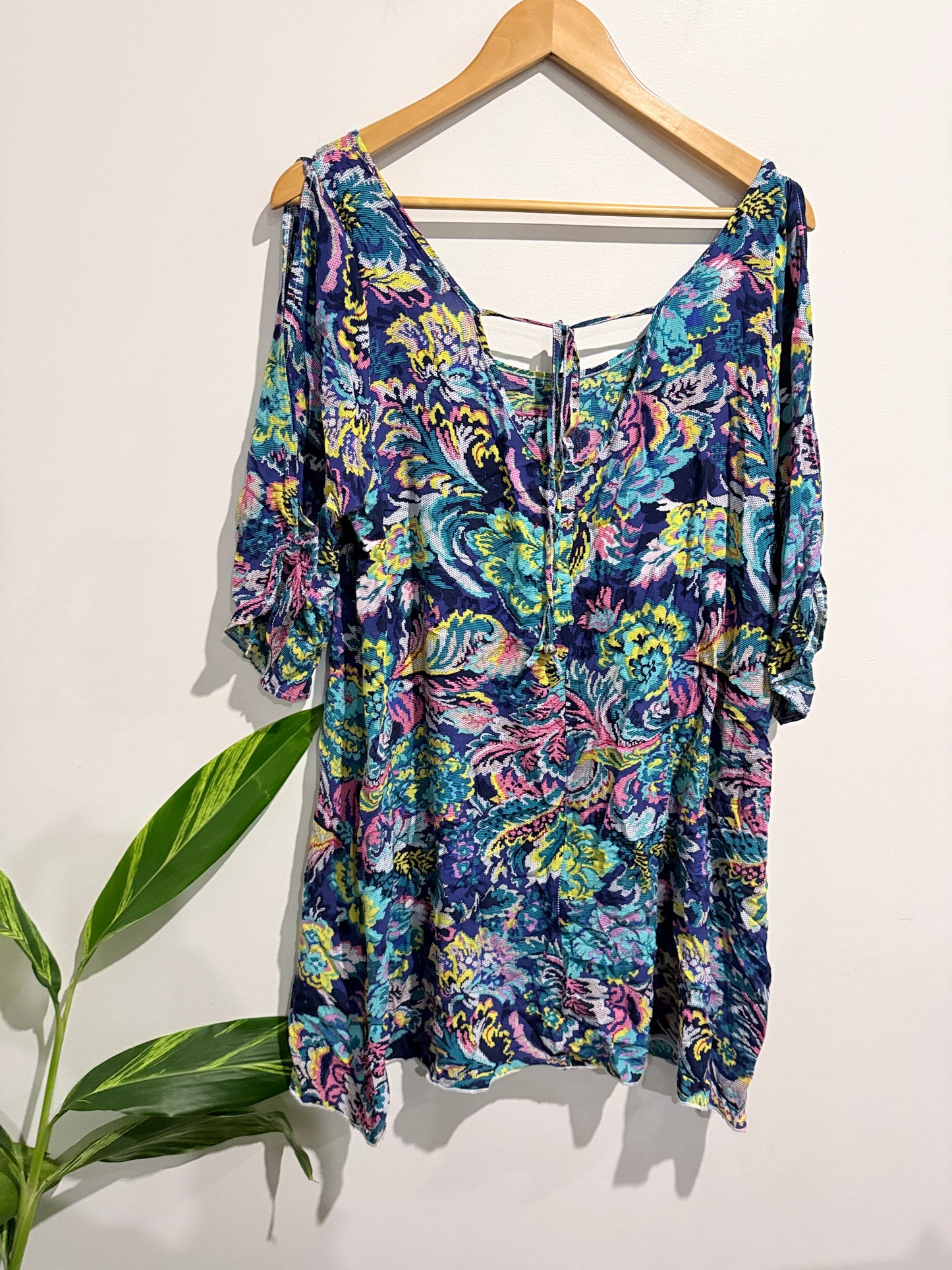 Zen Garden Vibrant Print Cold-shoulder Tunic Size L