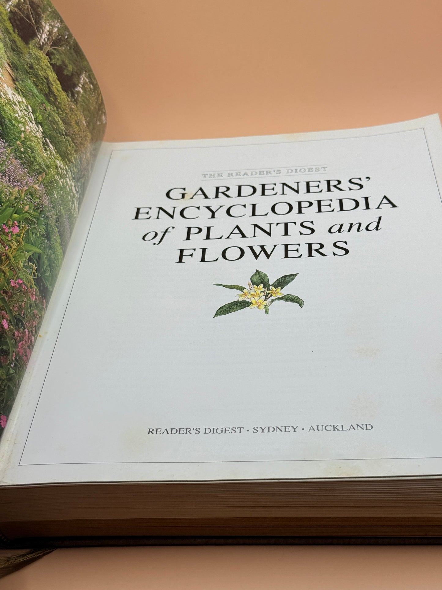 The Reader’s Digest Gardeners’ Encyclopedia Of Plants And Flowers By Reader’s Digest