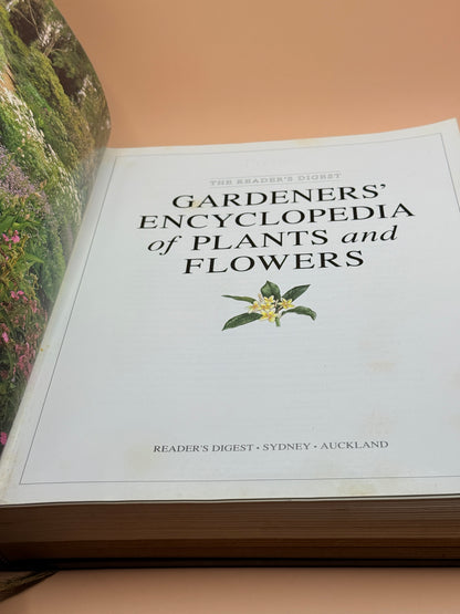 The Reader’s Digest Gardeners’ Encyclopedia Of Plants And Flowers By Reader’s Digest