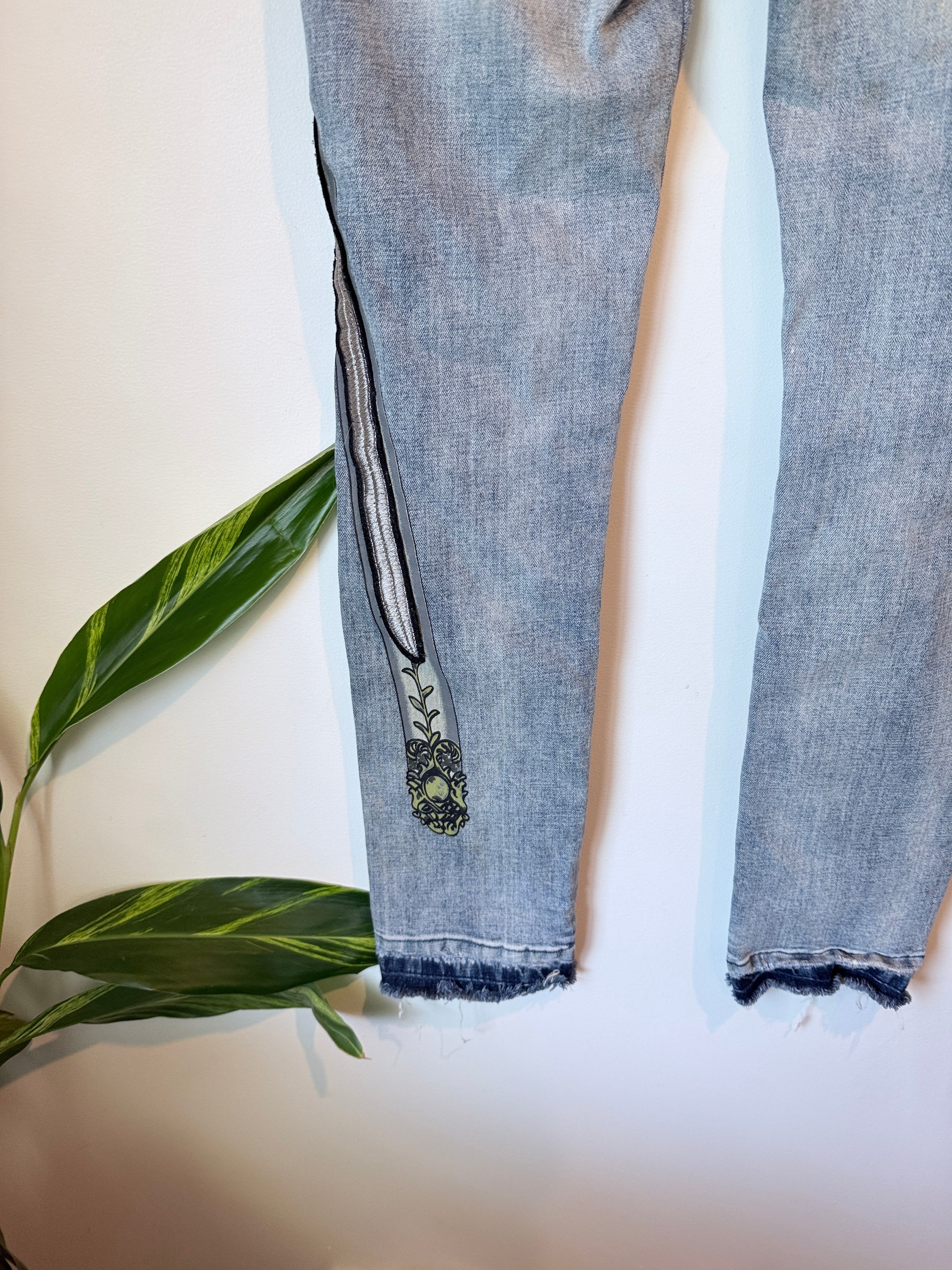 Dolce & Gabbana Light-wash Embellished Jeans Size 29 | Waist 78cm