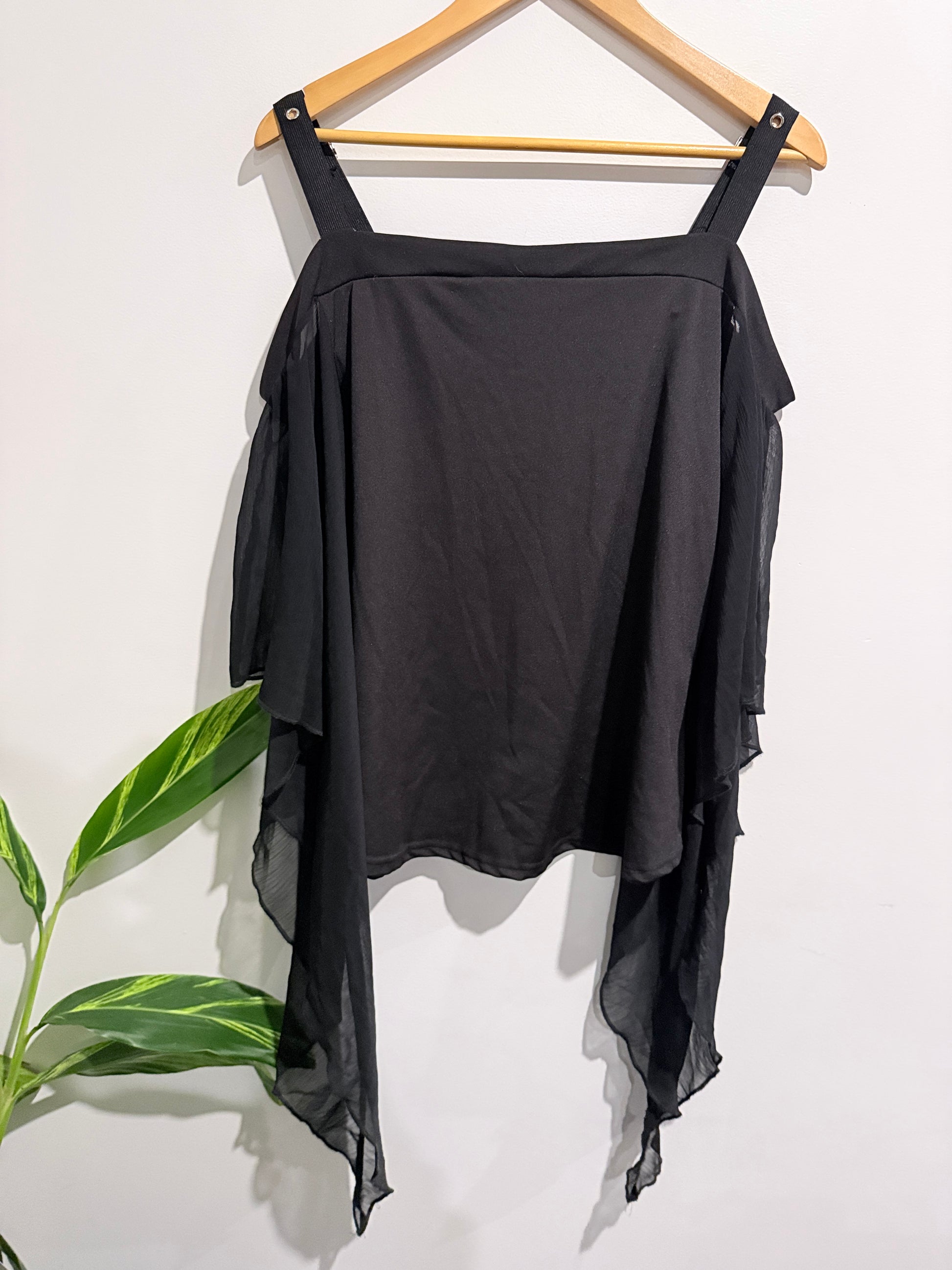 Brand Unknown Cold Shoulder Chiffon Top Size U/Arm to U/Arm 55cm