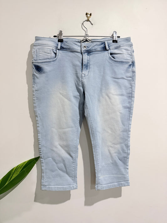 Deal Jeans Light Wash Denim Capri Jeans Size 3XL | U/Arm to U/Arm 92cm