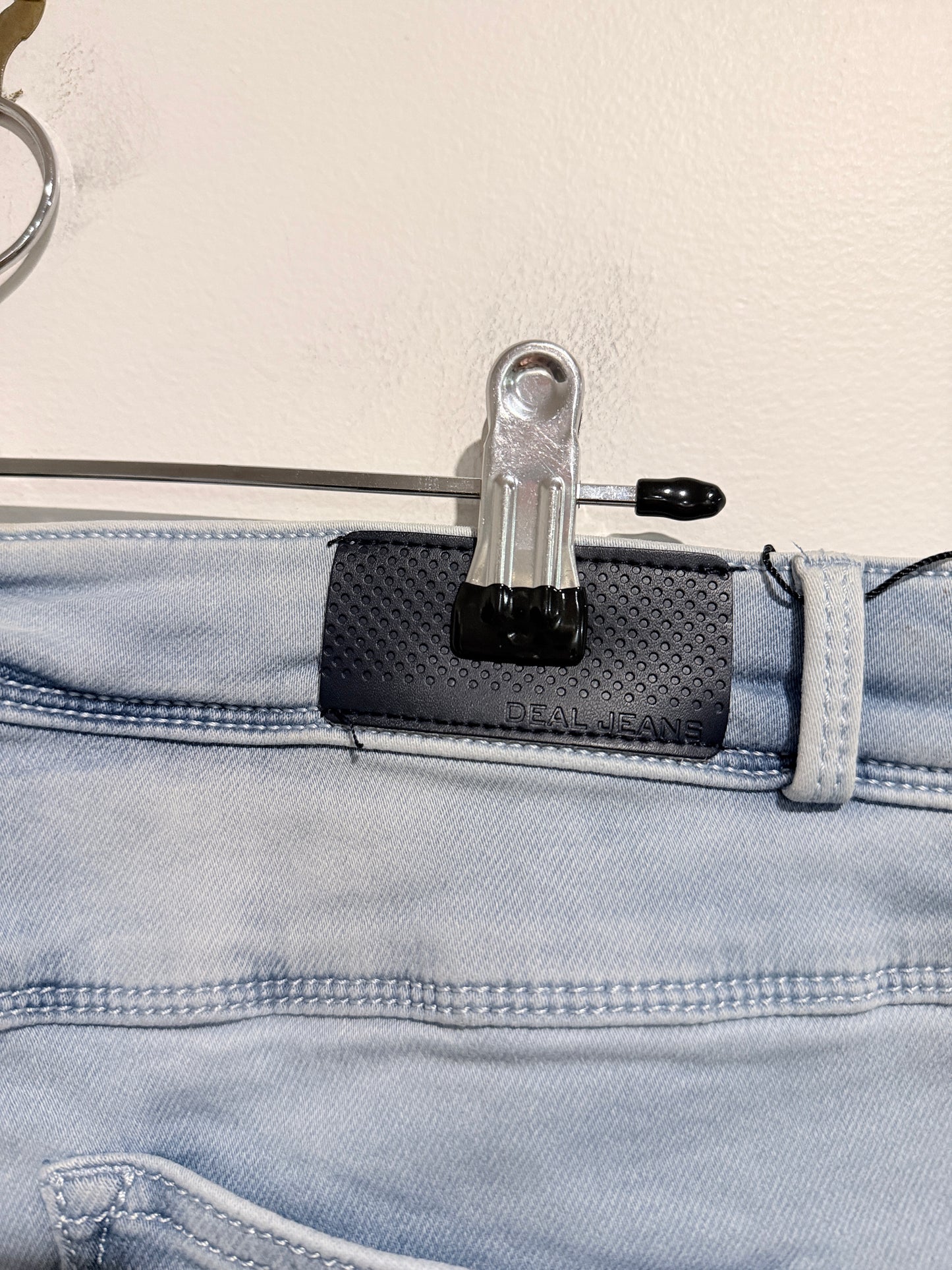 Deal Jeans Light Wash Denim Capri Jeans Size 3XL | U/Arm to U/Arm 92cm