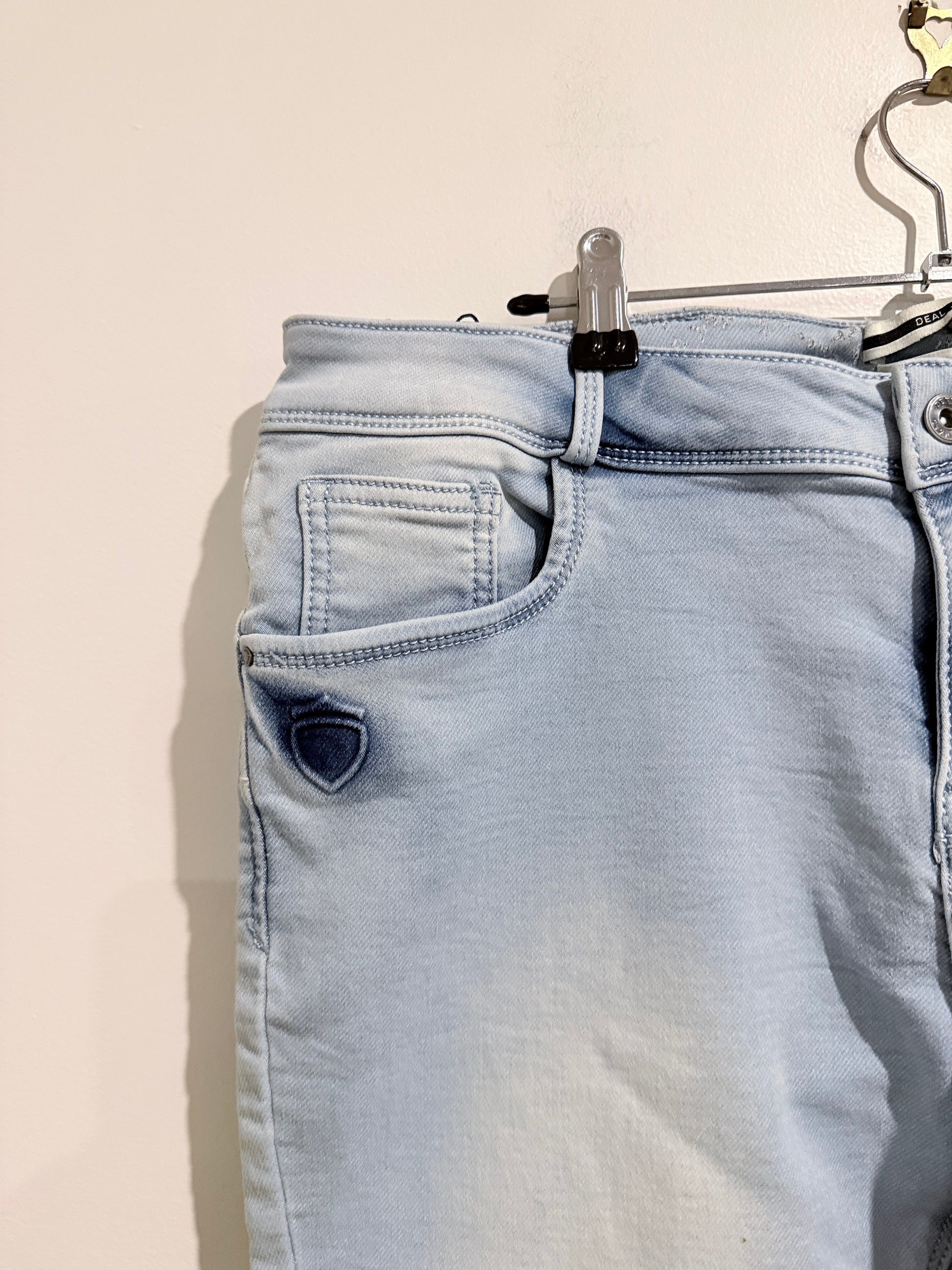 Deal Jeans Light Wash Denim Capri Jeans Size 3XL | U/Arm to U/Arm 92cm