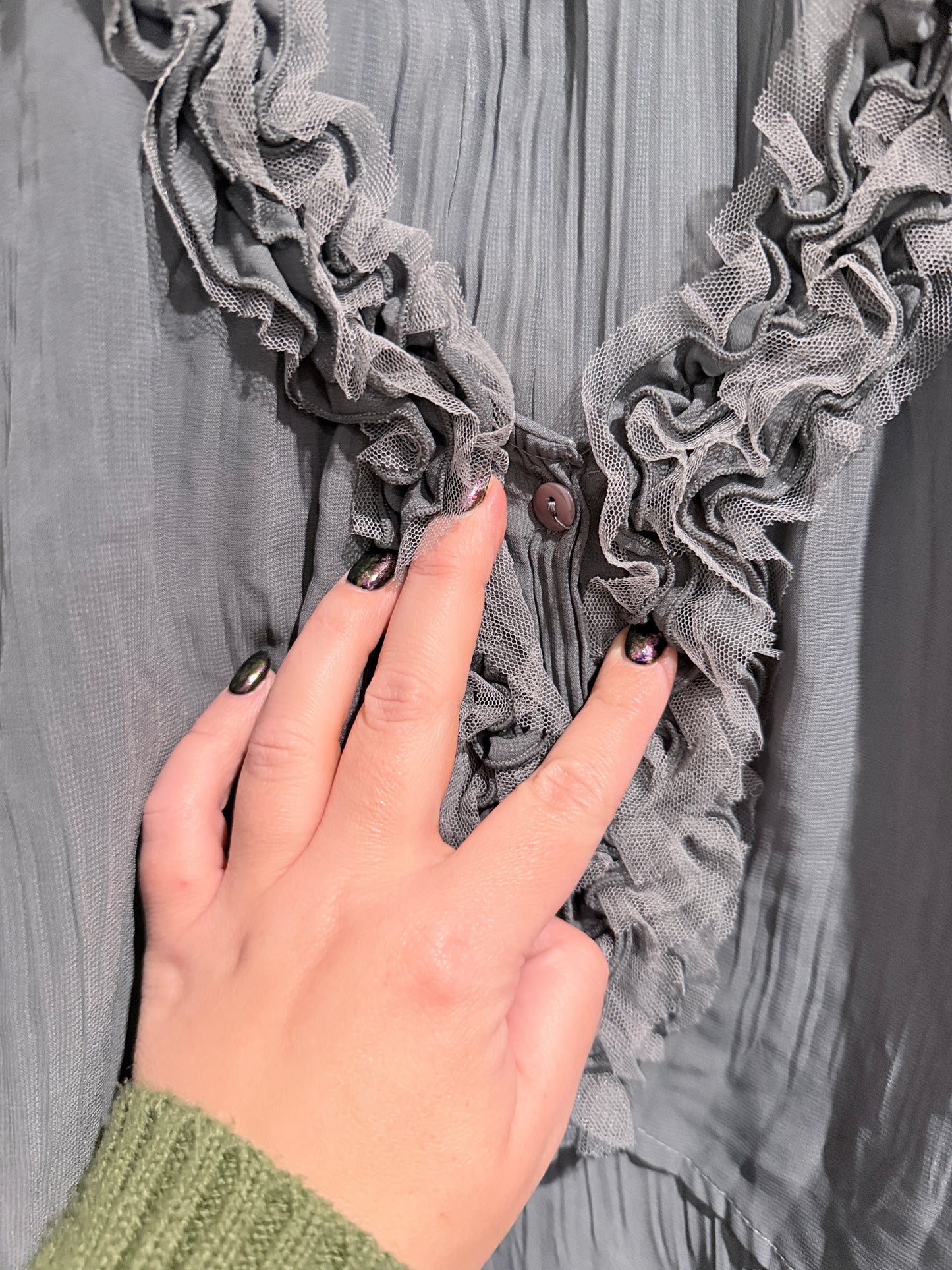Brand Unknown V-neckline Ruffle Blouse