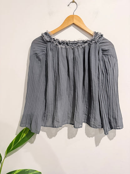 Brand Unknown V-neckline Ruffle Blouse