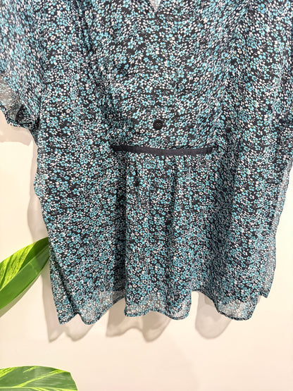 Chlorofile Floral Pattern Short-sleeve V-neck Top Size 16