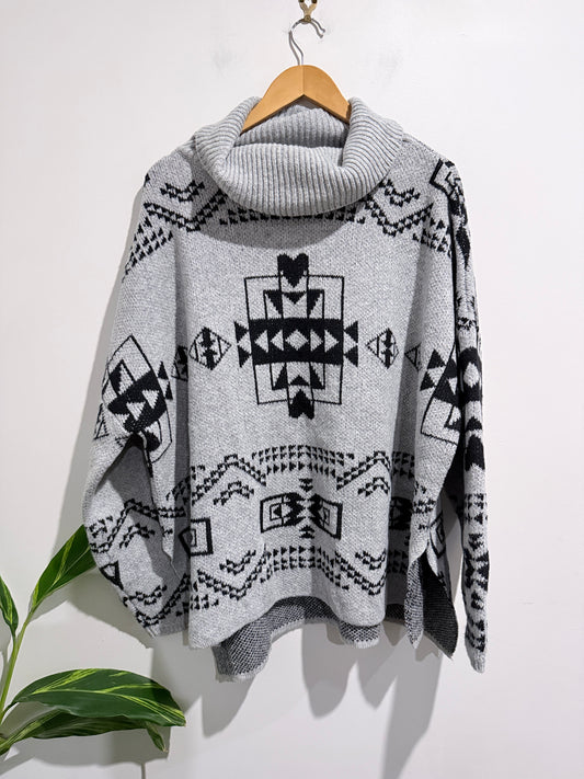 Brand Unknown High-neck Poncho Sweater Size 1XL | U/Arm to U/Arm 77cm