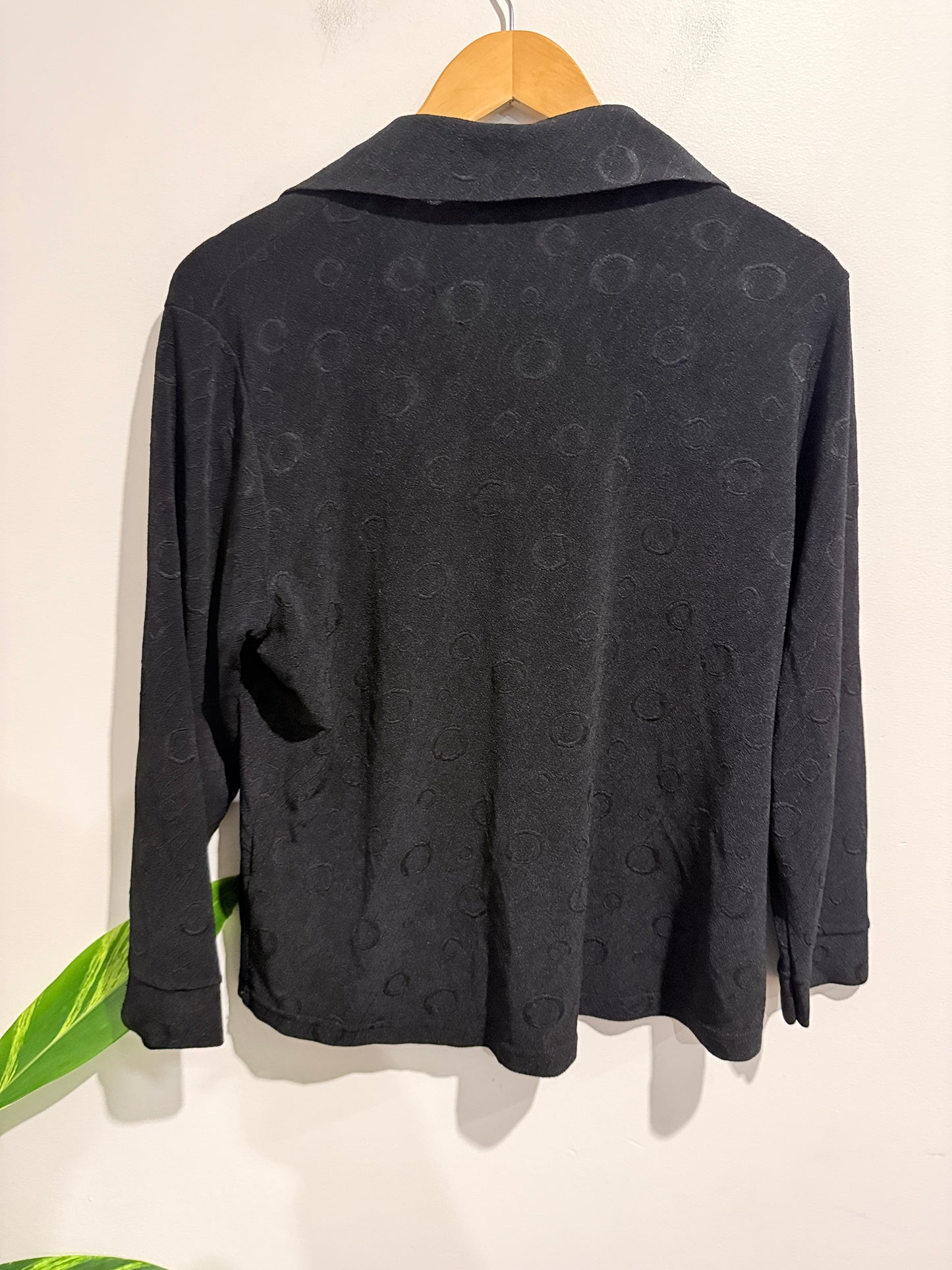 LS Collection Knit Button-up Shirt Size 12 | U/Arm to U/Arm 58cm