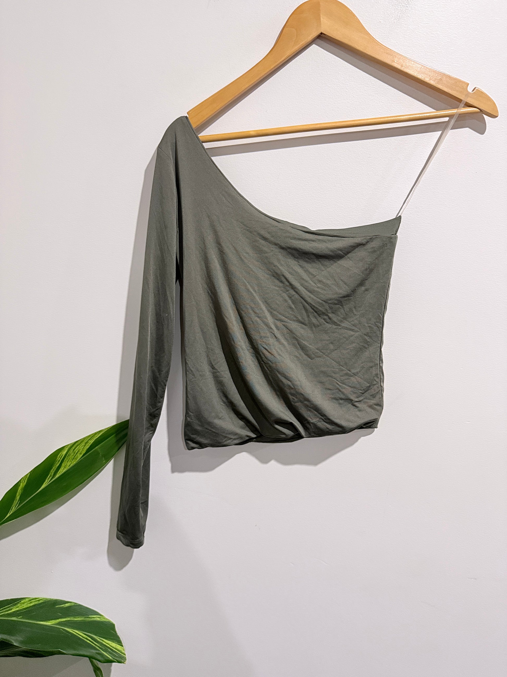Glassons One-shoulder Long-sleeve Top Size S