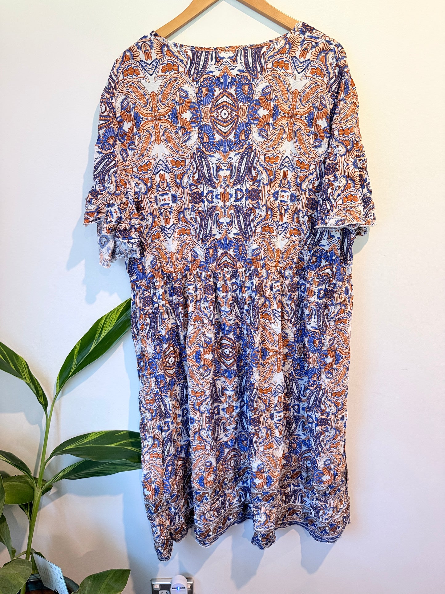 Brand Unknown Bohemian-style Printed Shift Dress Size 5XL | U/Arm to U/Arm 61cm
