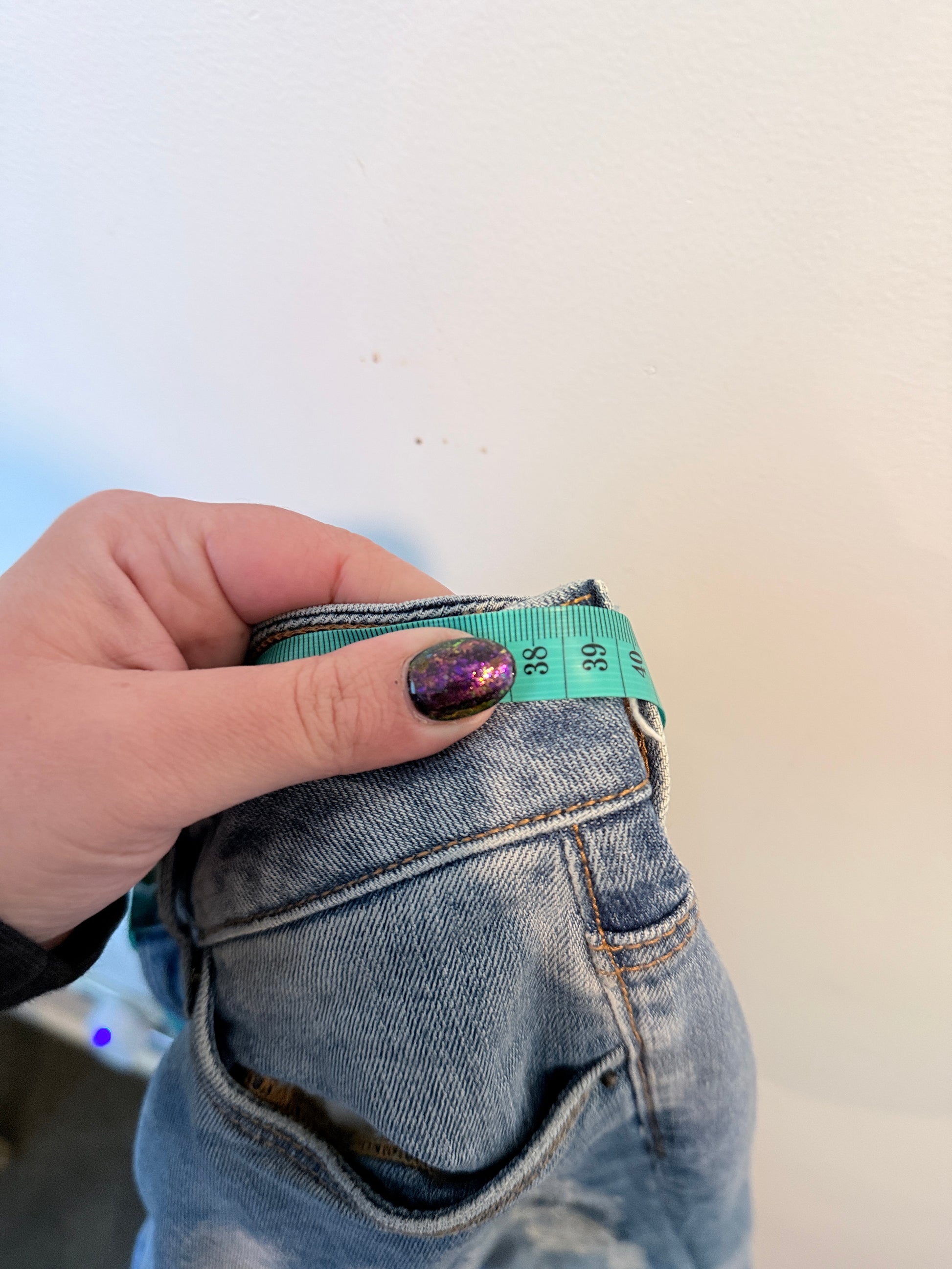 Vero Moda Light-wash Distressed Skinny Jeans Size 29 | Waist: 76cm