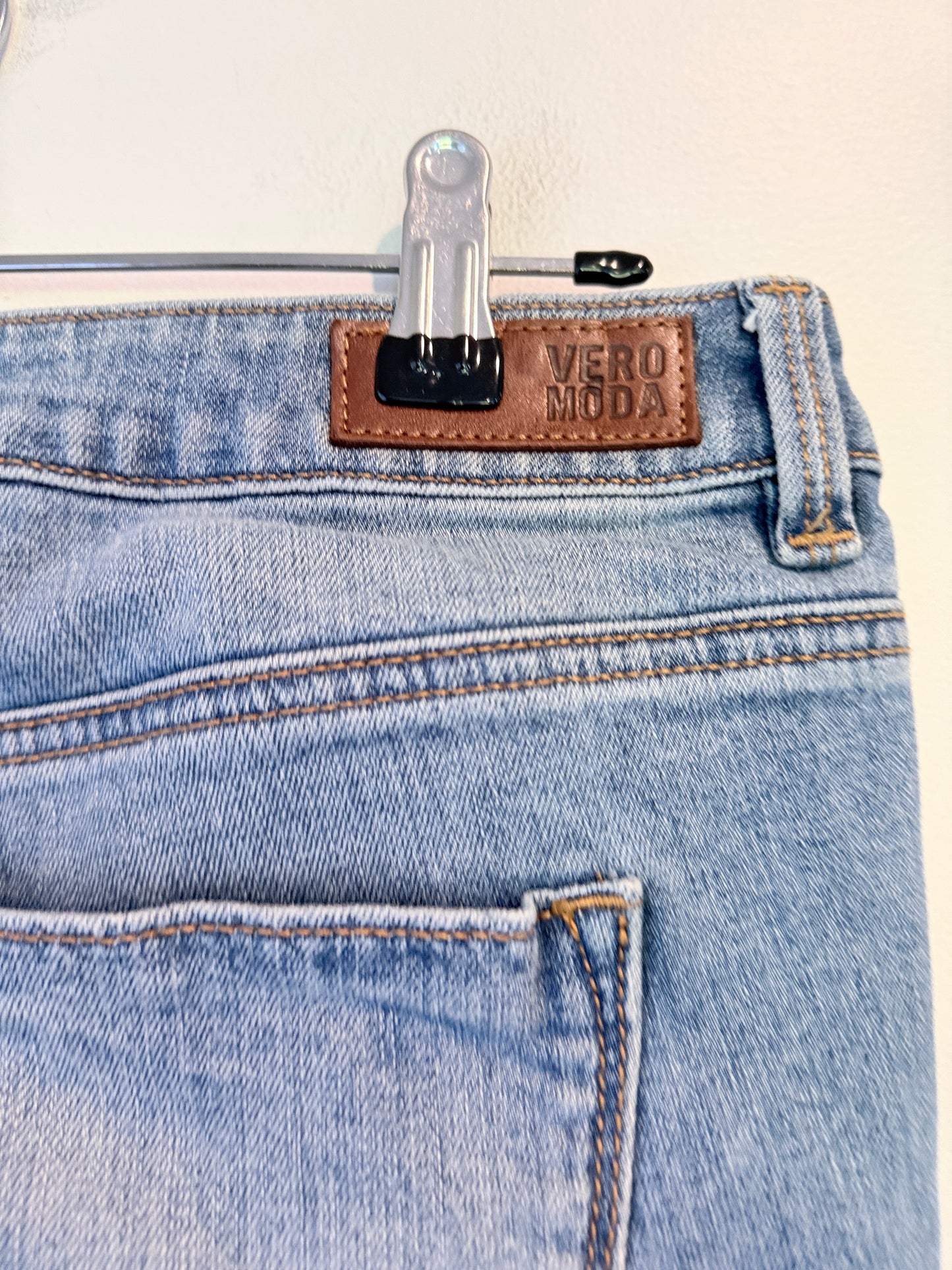 Vero Moda Light-wash Distressed Skinny Jeans Size 29 | Waist: 76cm