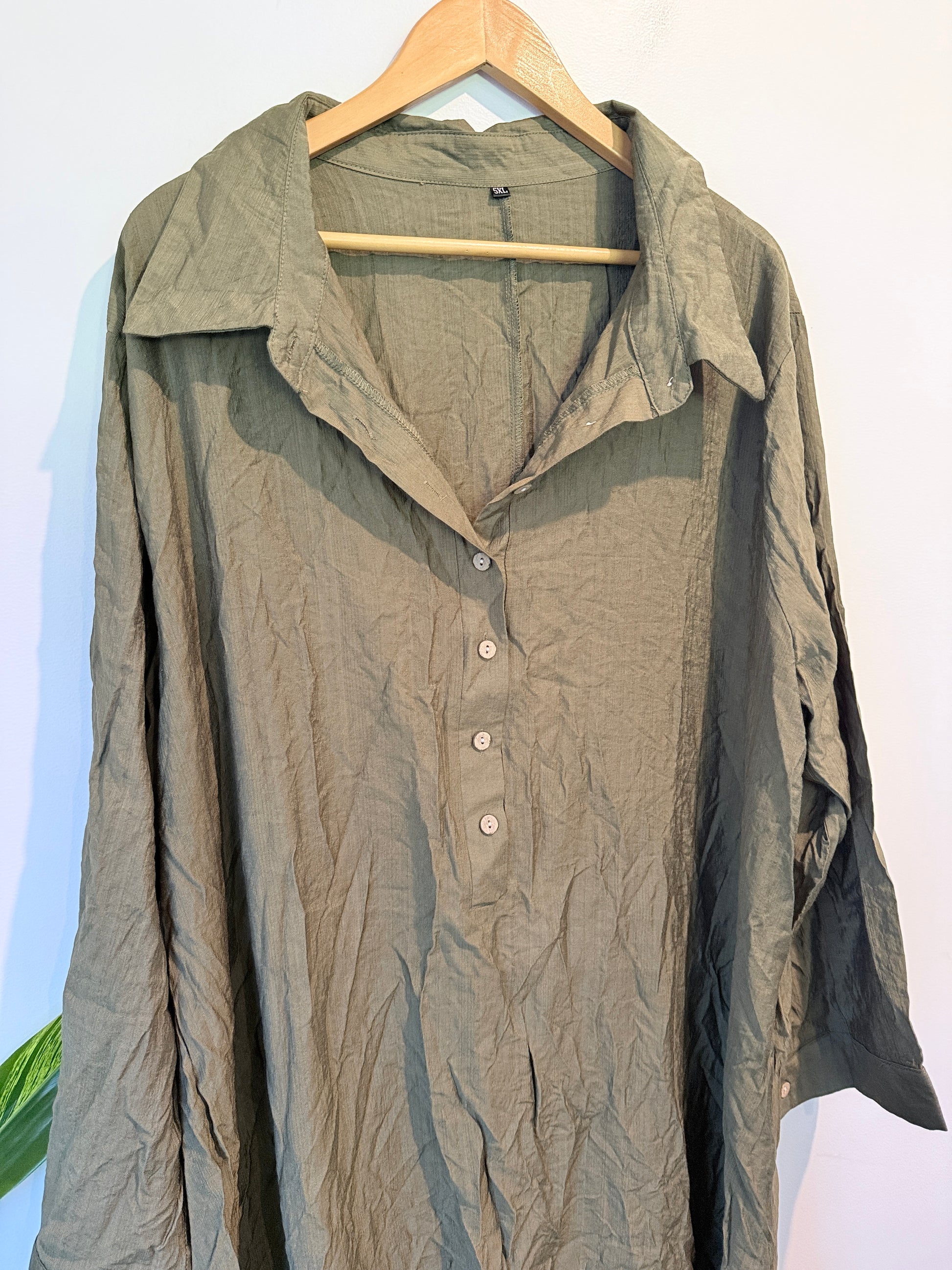 Brand Unknown Crinkle Dress Size 5XL | U/Arm to U/Arm 67cm