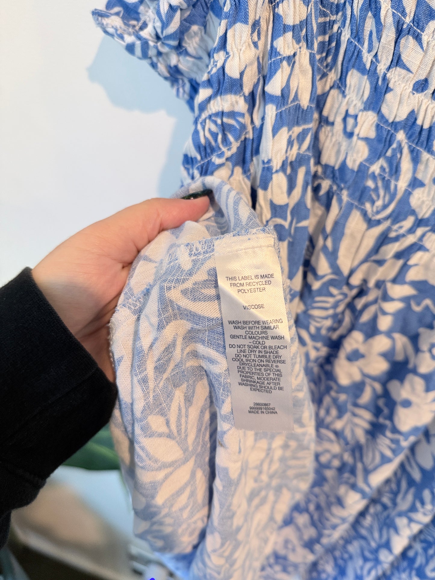 Brand Unknown Floral Print Smocked Mini Dress Size U/Arm to U/Arm 69cm