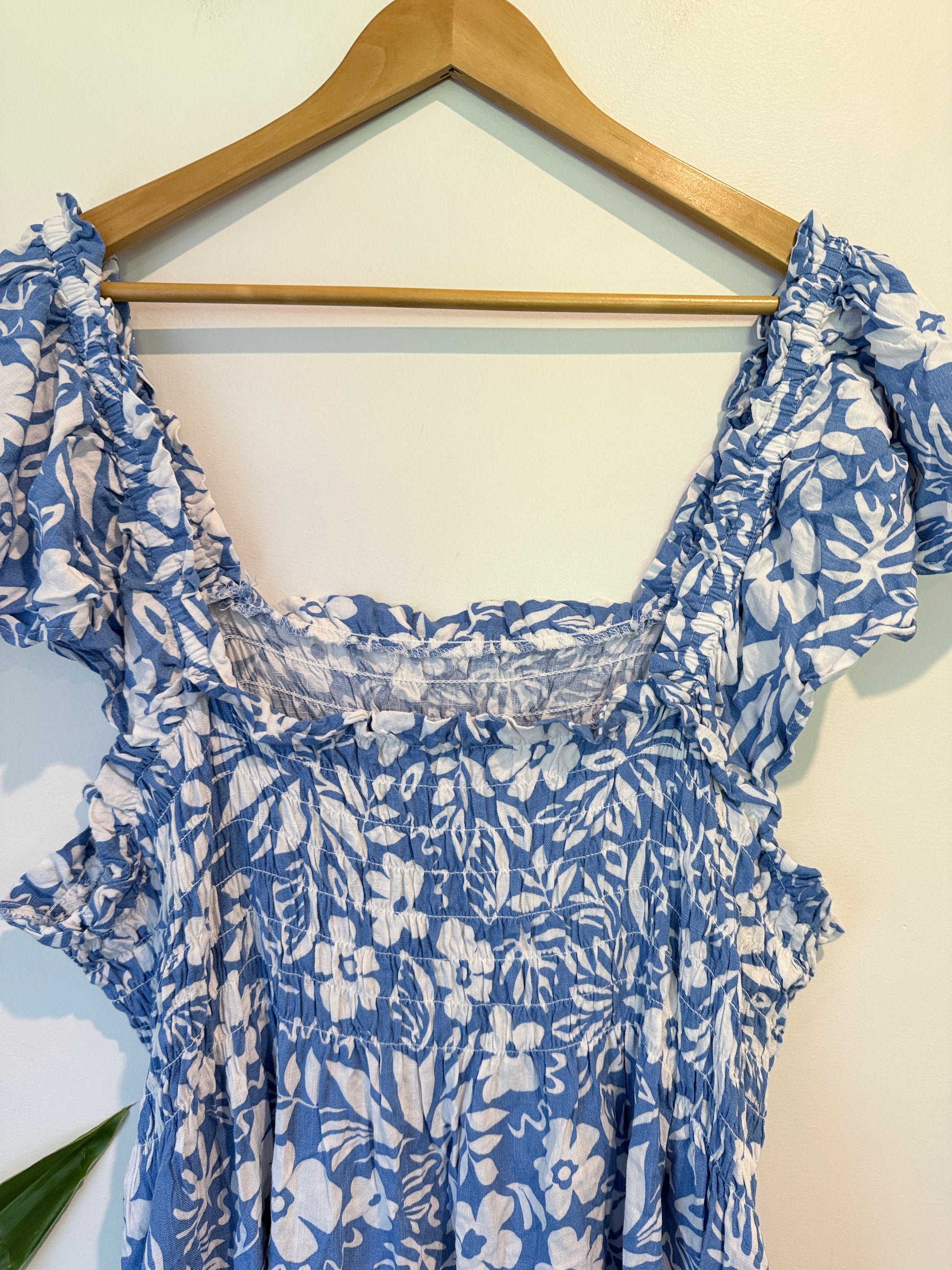 Brand Unknown Floral Print Smocked Mini Dress Size U/Arm to U/Arm 69cm