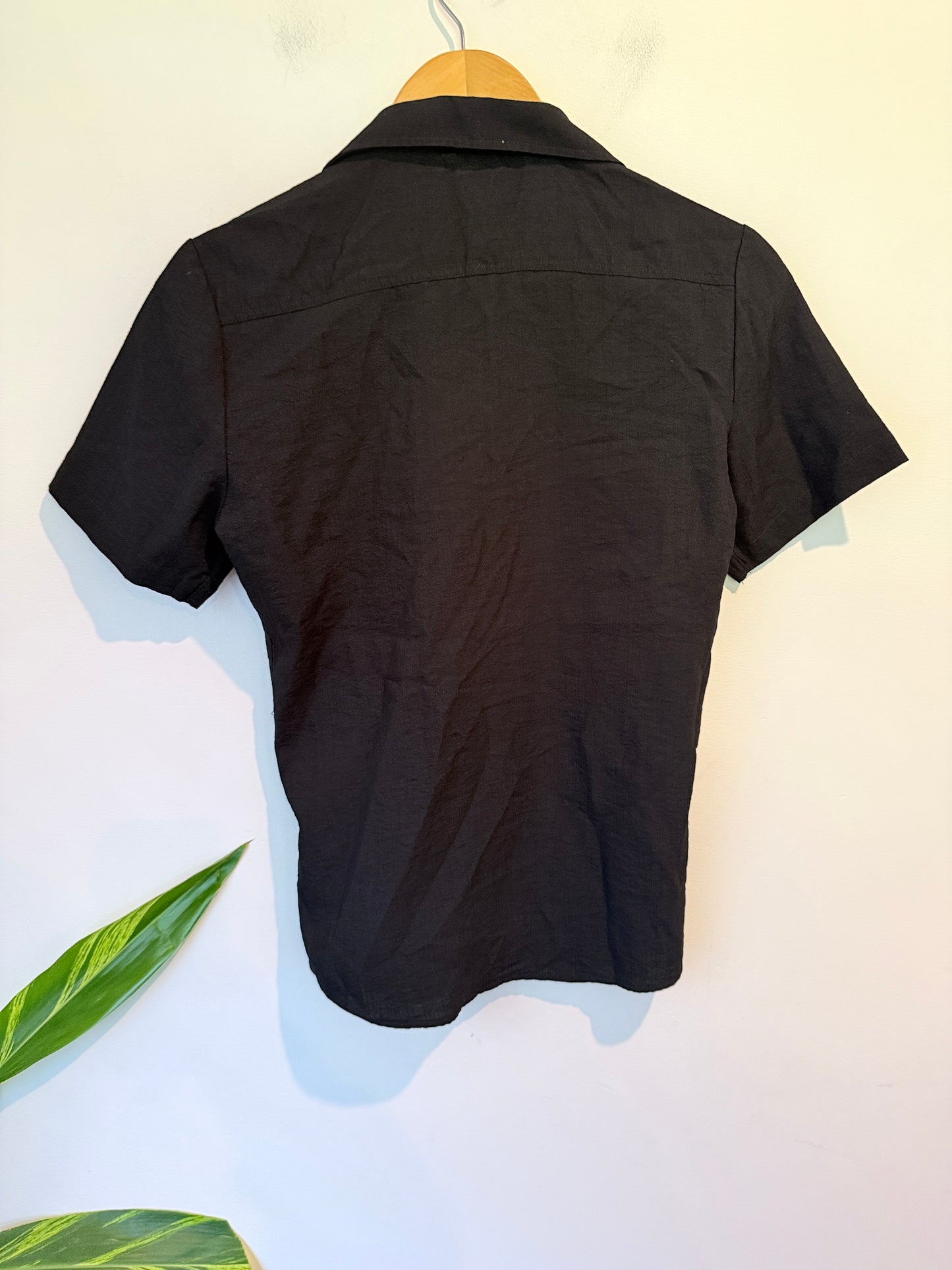 Brand Unknown Short-sleeve Button-down Shirt Size U/Arm to U/Arm 65cm