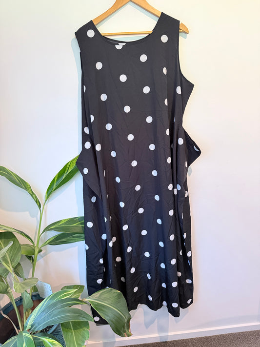 Brand Unknown Polka Dot Sleeveless Maxi Dress Size 4XL | U/Arm to U/Arm 62cm