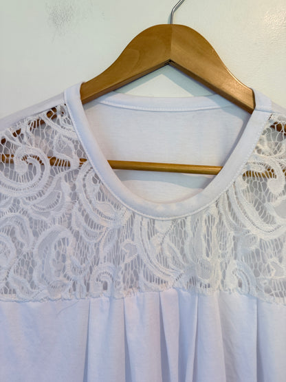 Brand Unknown Sleeveless Tank Top With A Floral Lace Yoke Size 5XL | U/Arm to U/Arm 67cm