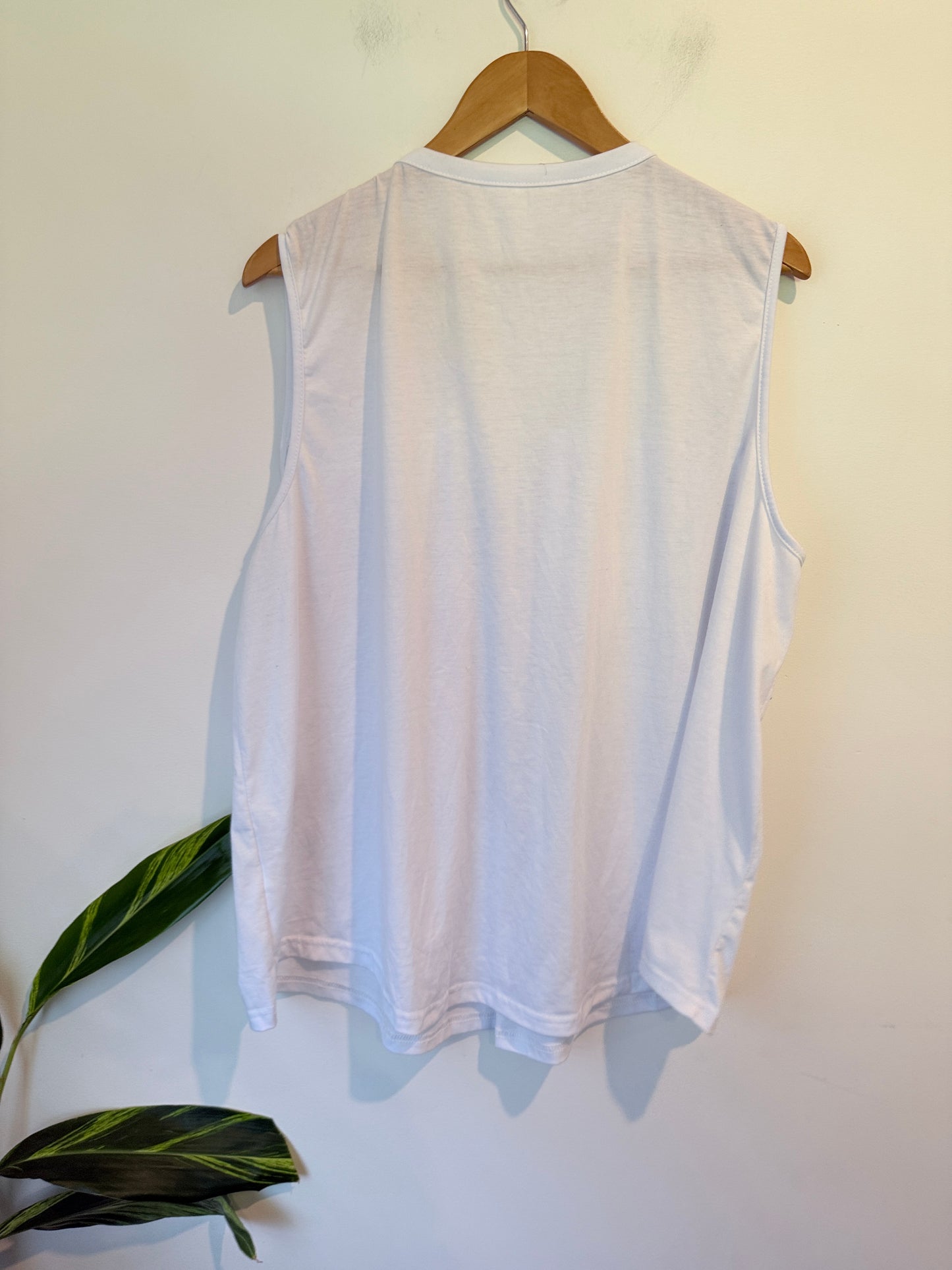 Brand Unknown Sleeveless Tank Top With A Floral Lace Yoke Size 5XL | U/Arm to U/Arm 67cm