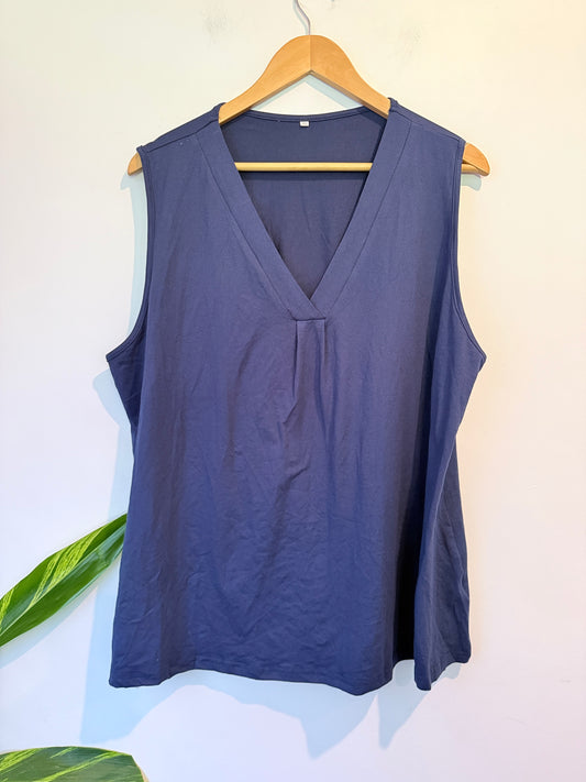 Brand Unknown V-neckline Sleeveless Top Size 4XL | U/Arm to U/Arm 64cm