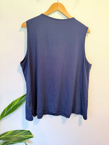 Brand Unknown V-neckline Sleeveless Top Size 4XL | U/Arm to U/Arm 64cm