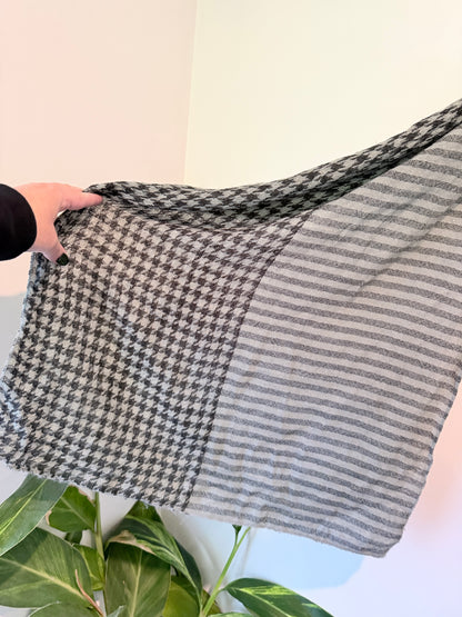 Stile Benetton Reversible Monochrome Houndstooth Scarf