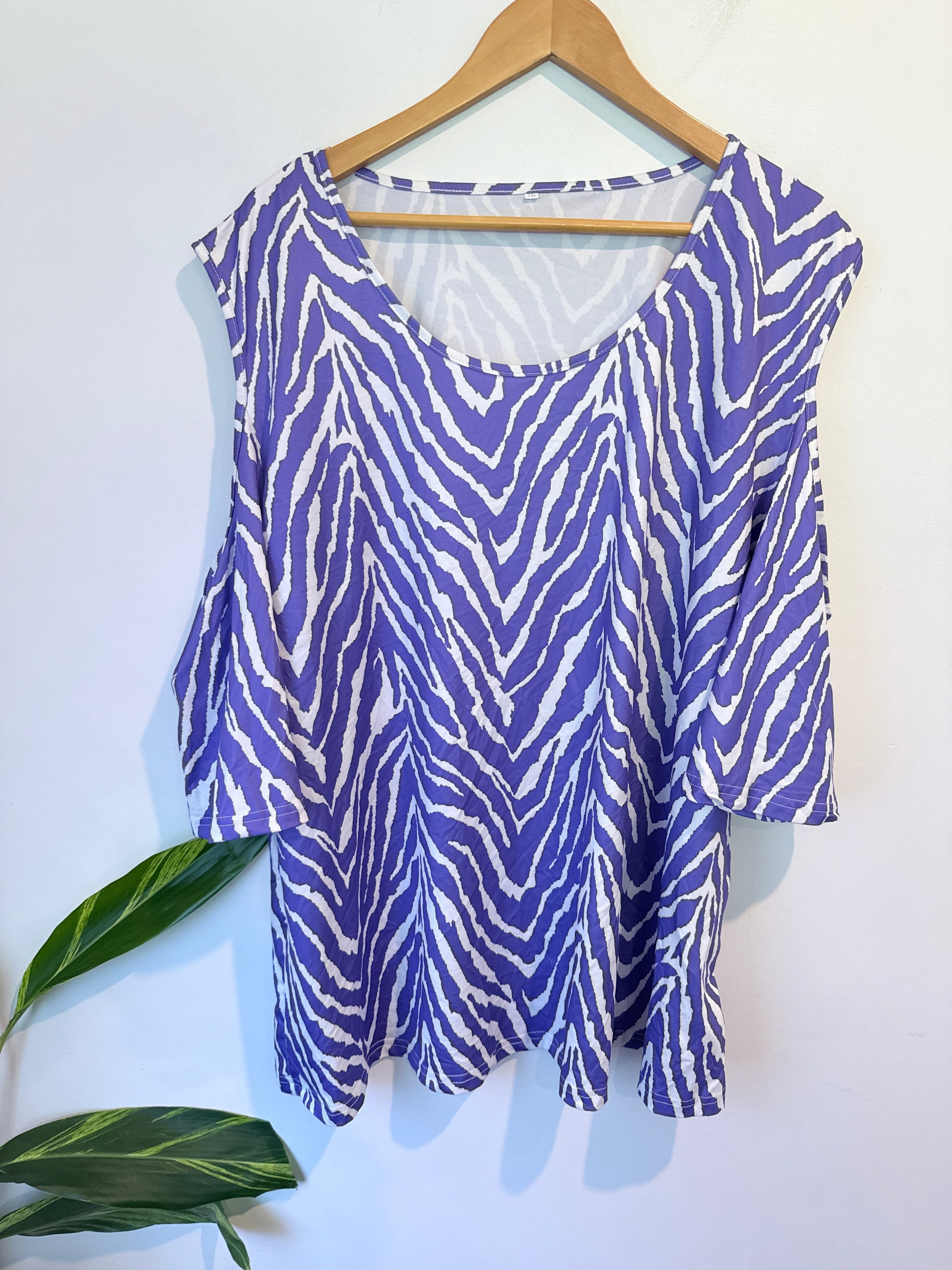 Brand Unknown Zebra Print Cold-shoulder Top Size U/Arm to U/Arm 72cm