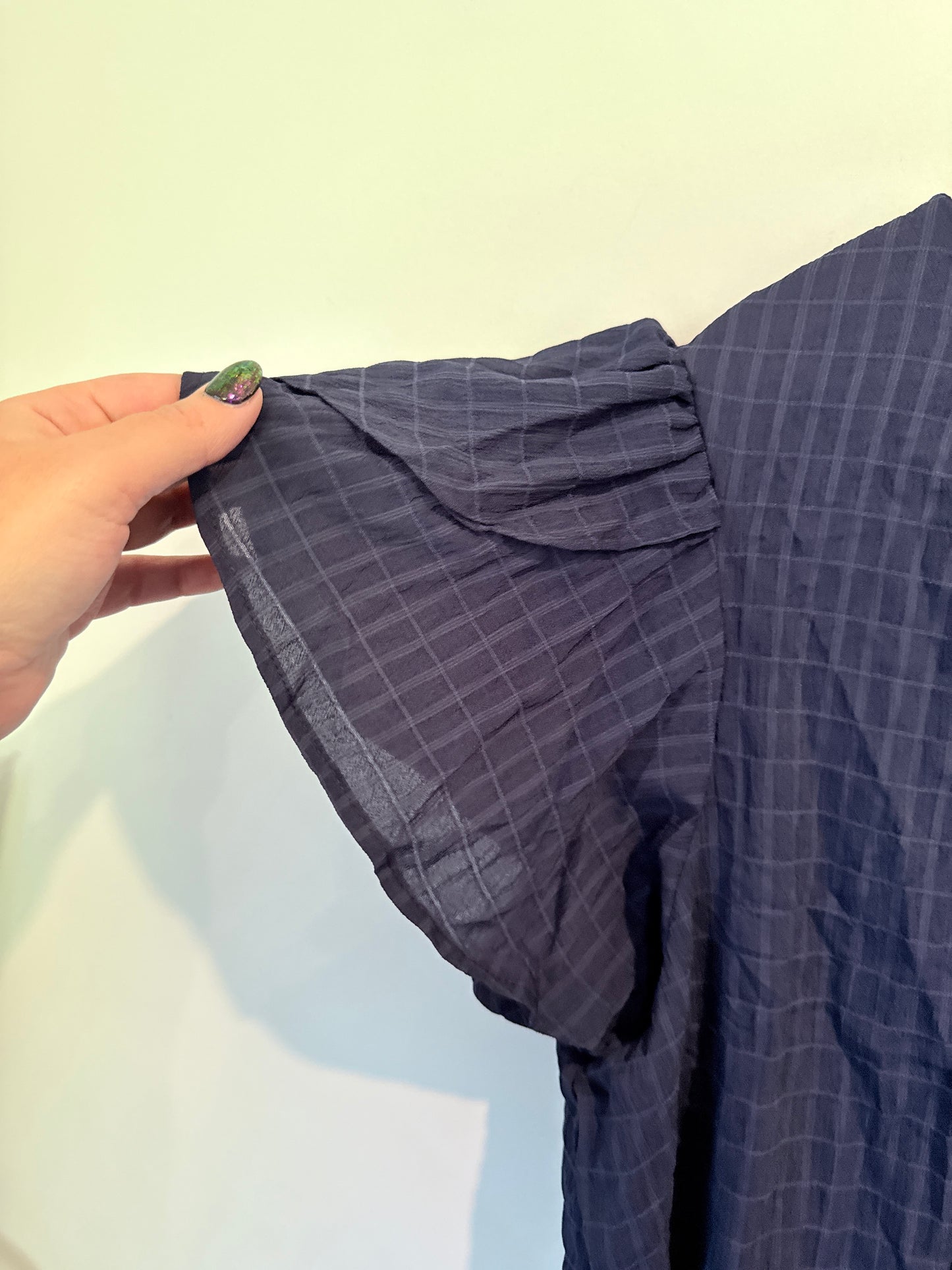Brand Unknown Pinstriped Flutter-sleeve Shirt Size 5XL | U/Arm to U/Arm 65cm