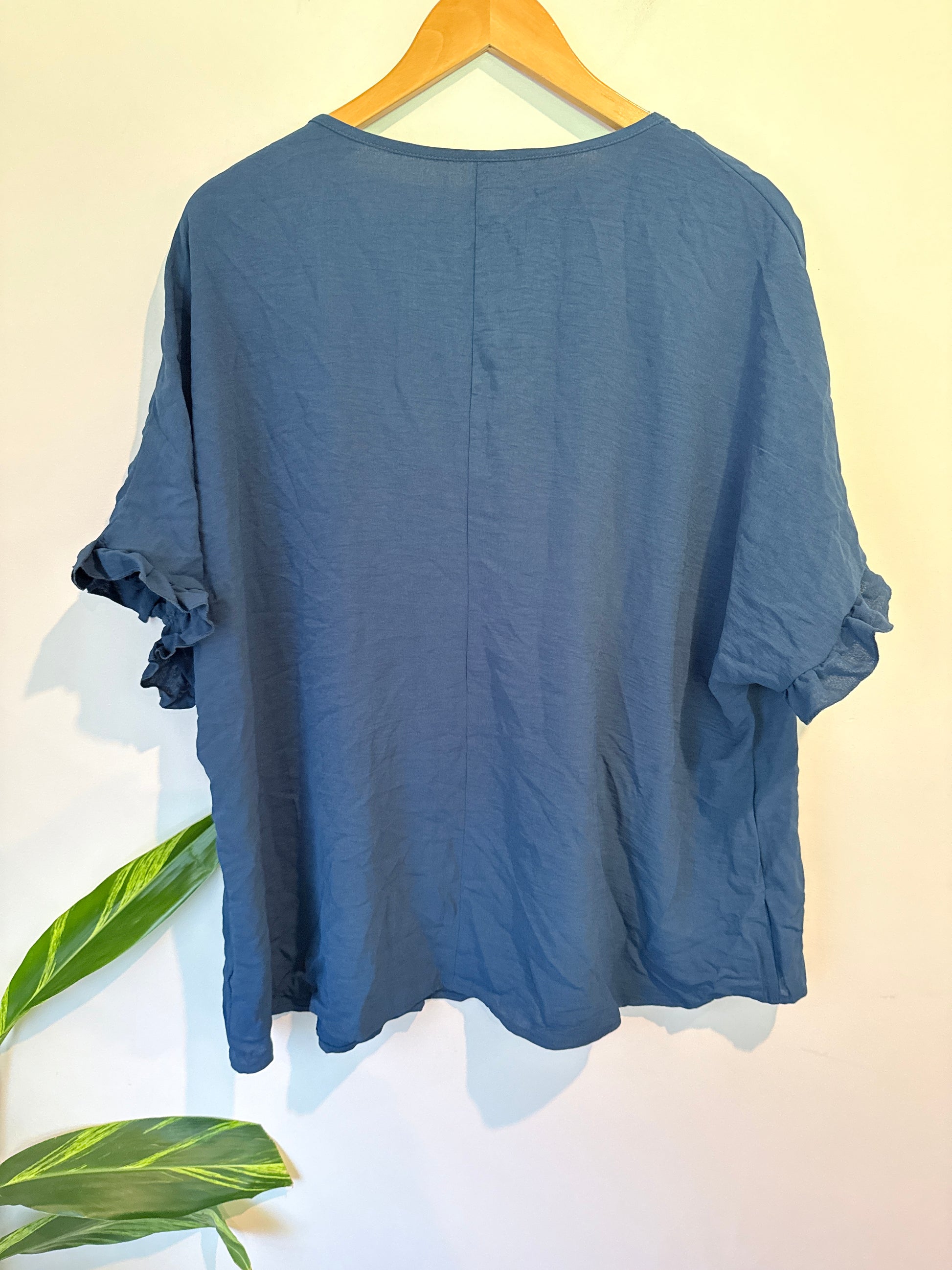 Brand Unknown Short-sleeve Tunic Top Size 4XL | U/Arm to U/Arm 72cm