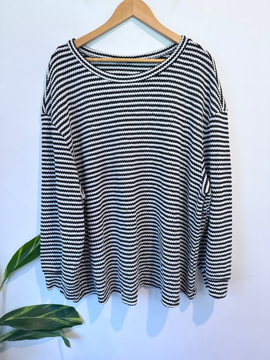 Brand Unknown Striped Knit Sweater Size U/Arm to U/Arm 75cm