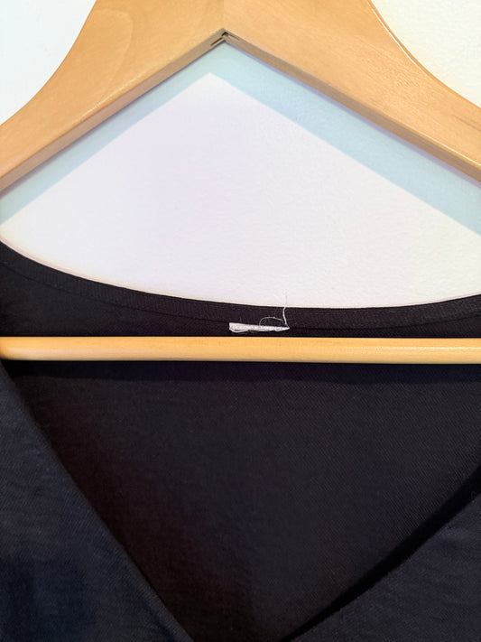 Brand Unknown V-neckline Short-sleeved Shirt Size U/Arm to U/Arm 69cm