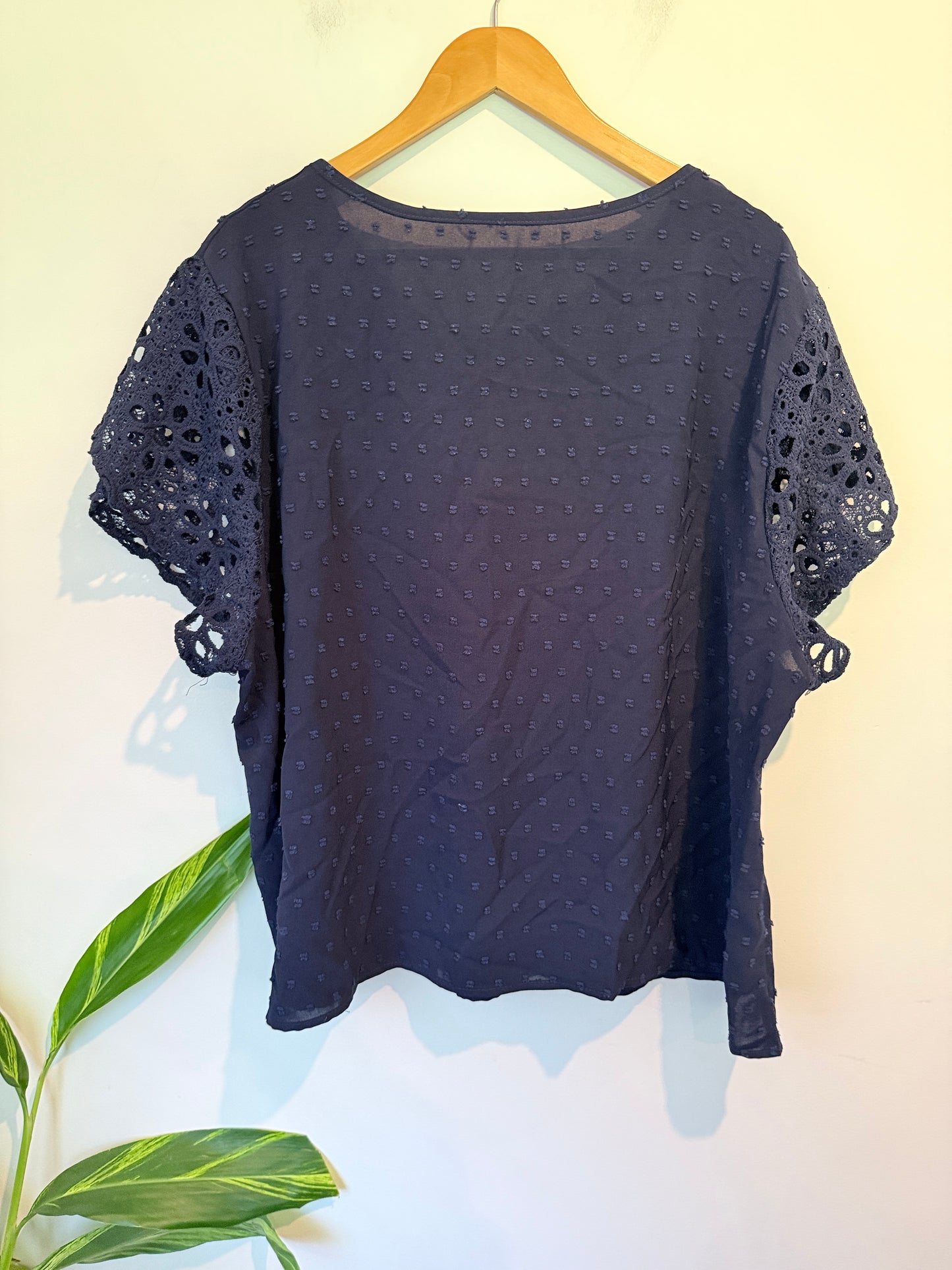 Brand Unknown Dobby Texture And Eyelet Flutter Sleeves Shirt Size U/Arm to U/Arm 70cm