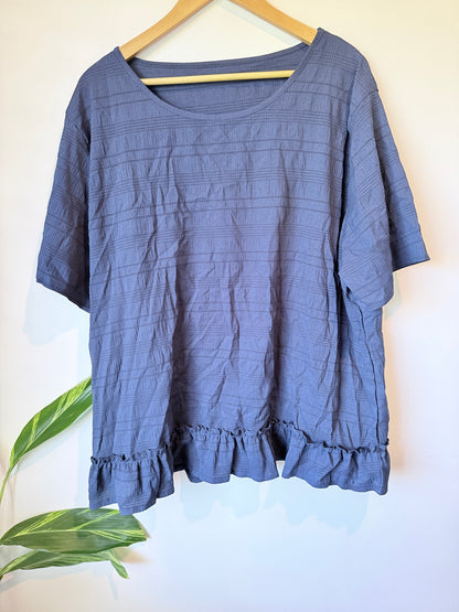 Brand Unknown Textured Ruffled Hem Top Size 5XL | U/Arm to U/Arm 70cm