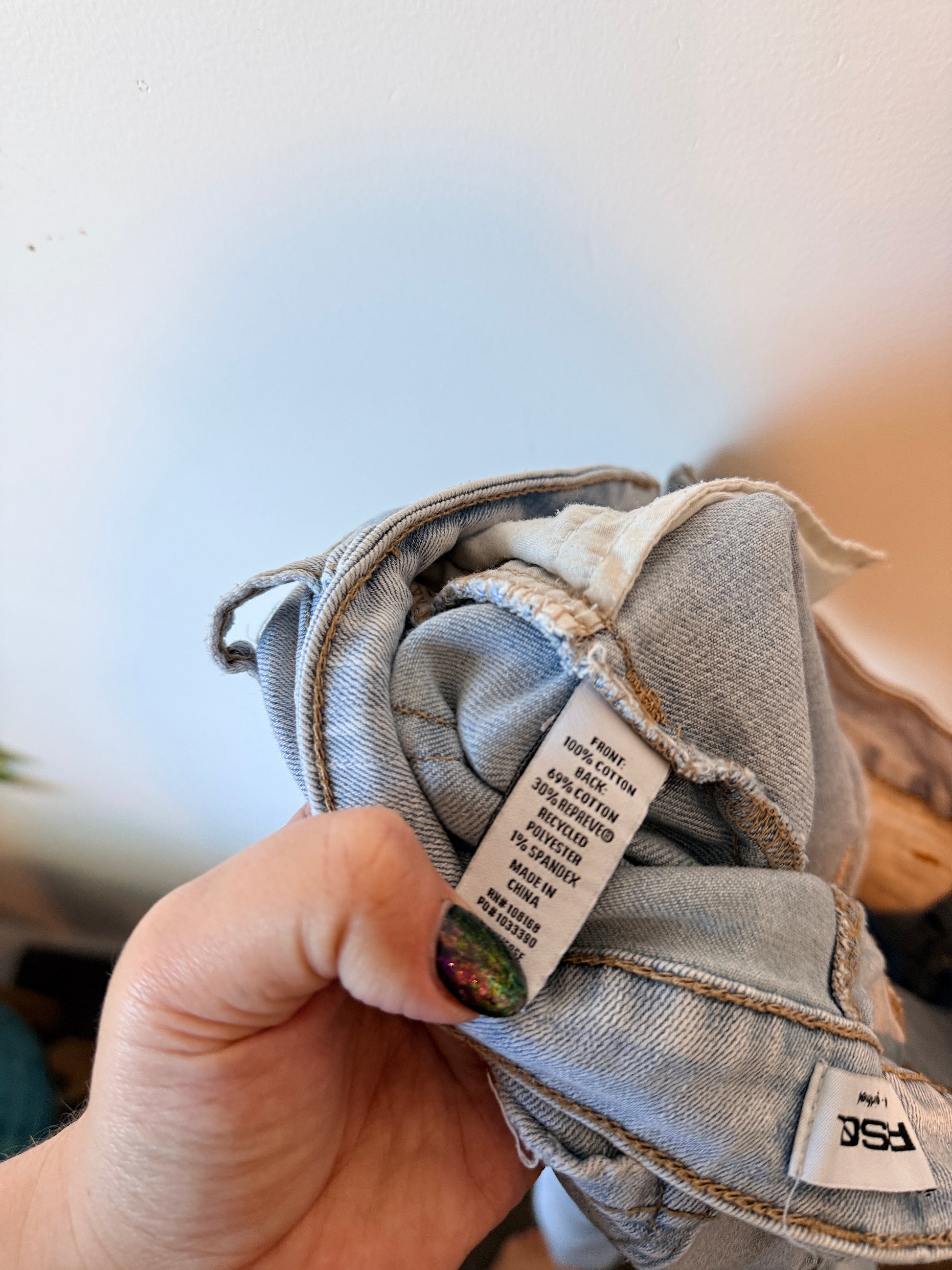 RSQ Light-wash Distressed Jeans Size 16