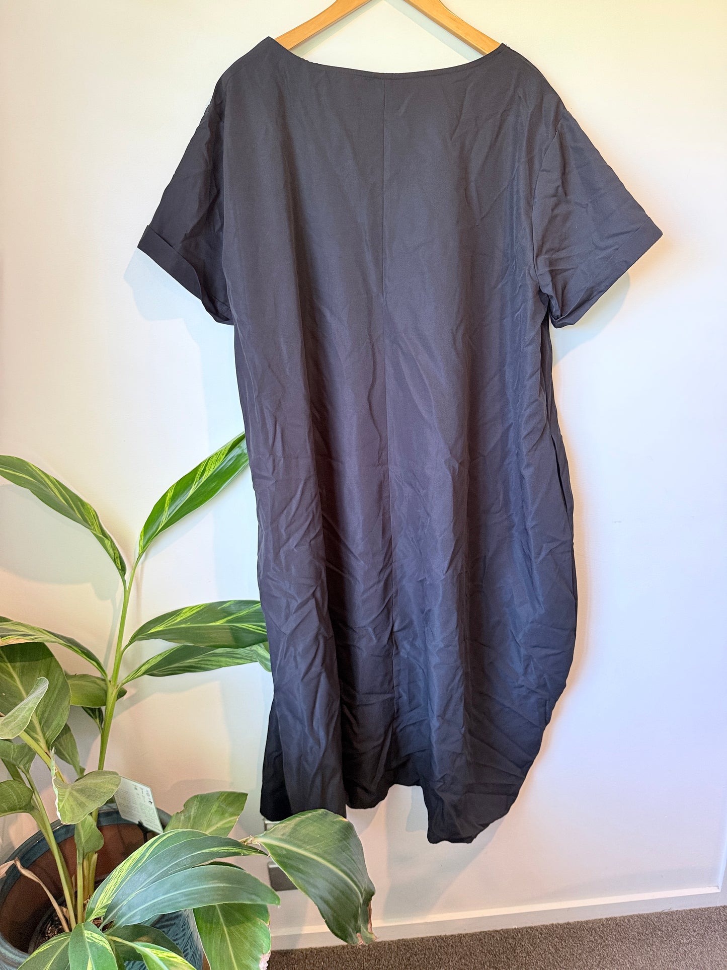 Brand Unknown Linen T-shirt Dress Size U/Arm to U/Arm 66cm