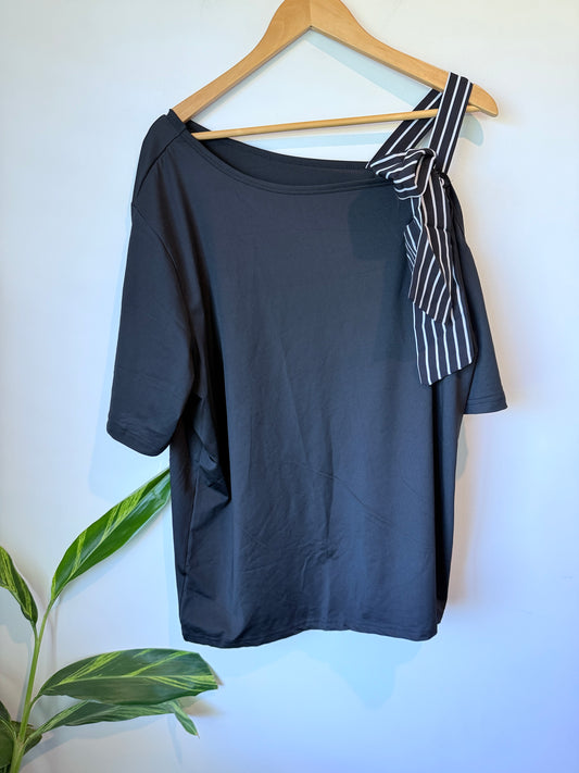 Brand Unknown Asymmetric Shoulder Shirt Size U/Arm to U/Arm 69cm