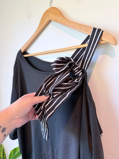 Brand Unknown Asymmetric Shoulder Shirt Size U/Arm to U/Arm 69cm