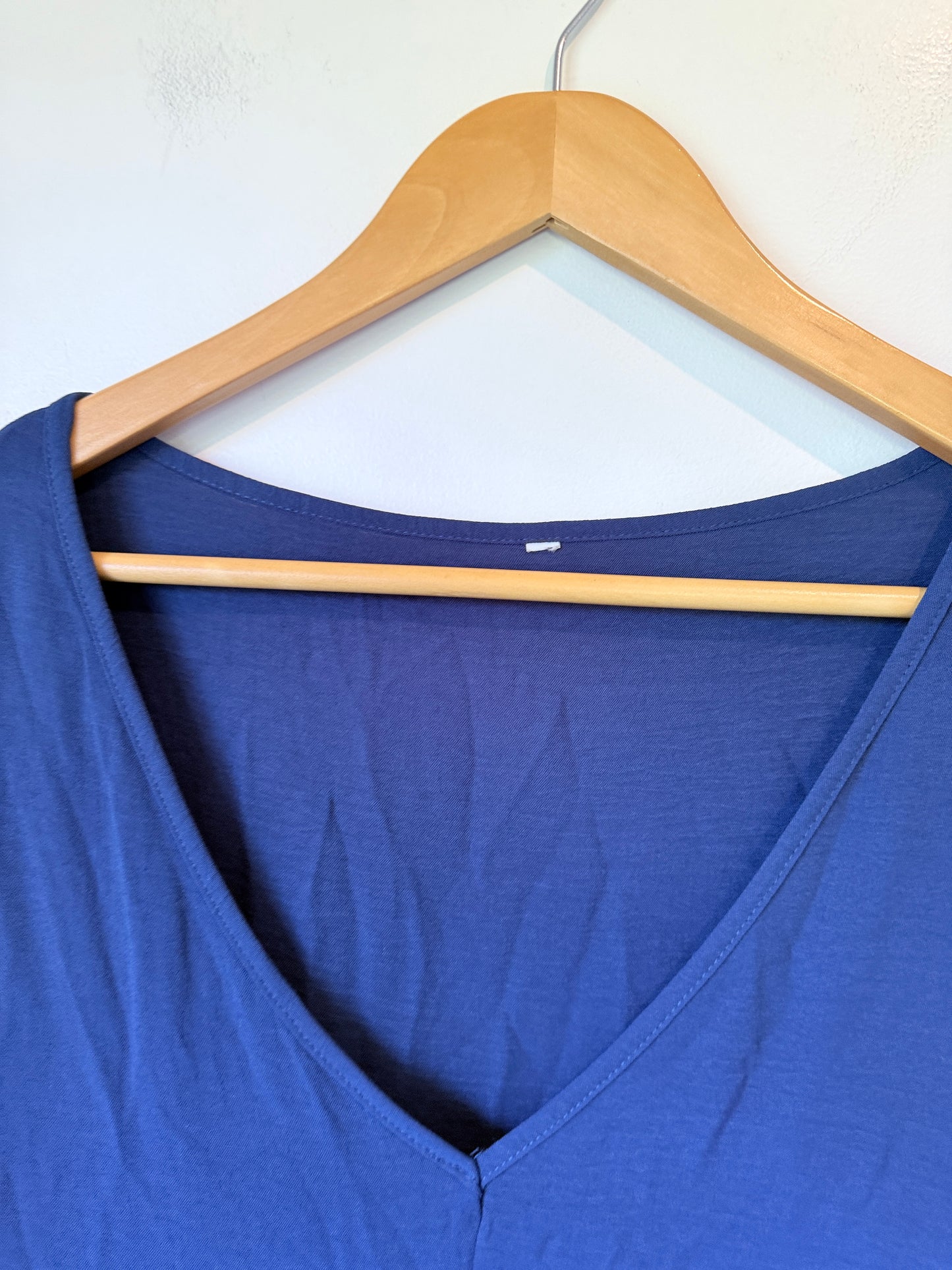 Brand Unknown V-neck Tiered Midi Dress Size U/Arm to U/Arm 71cm