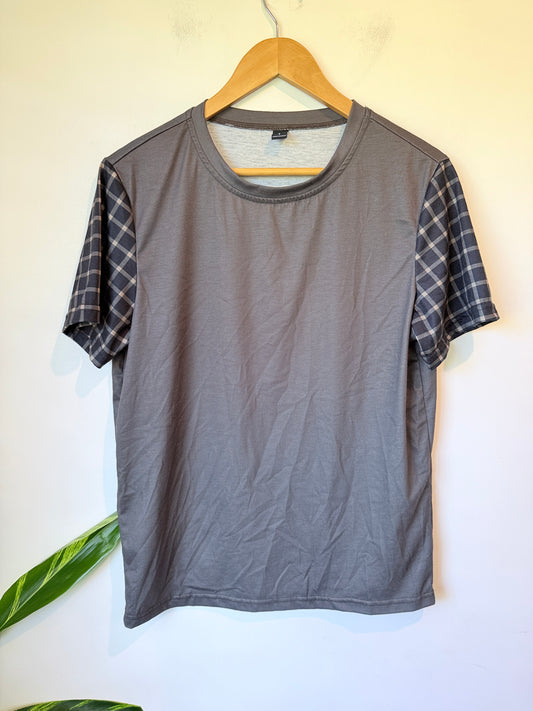 Magnifinity Patterned Sleeve Crewneck T-shirt Size S