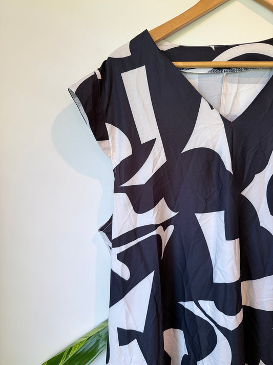 Brand Unknown Printed Sleeveless Tunic Dress Size 4XL | U/Arm to U/Arm 62cm