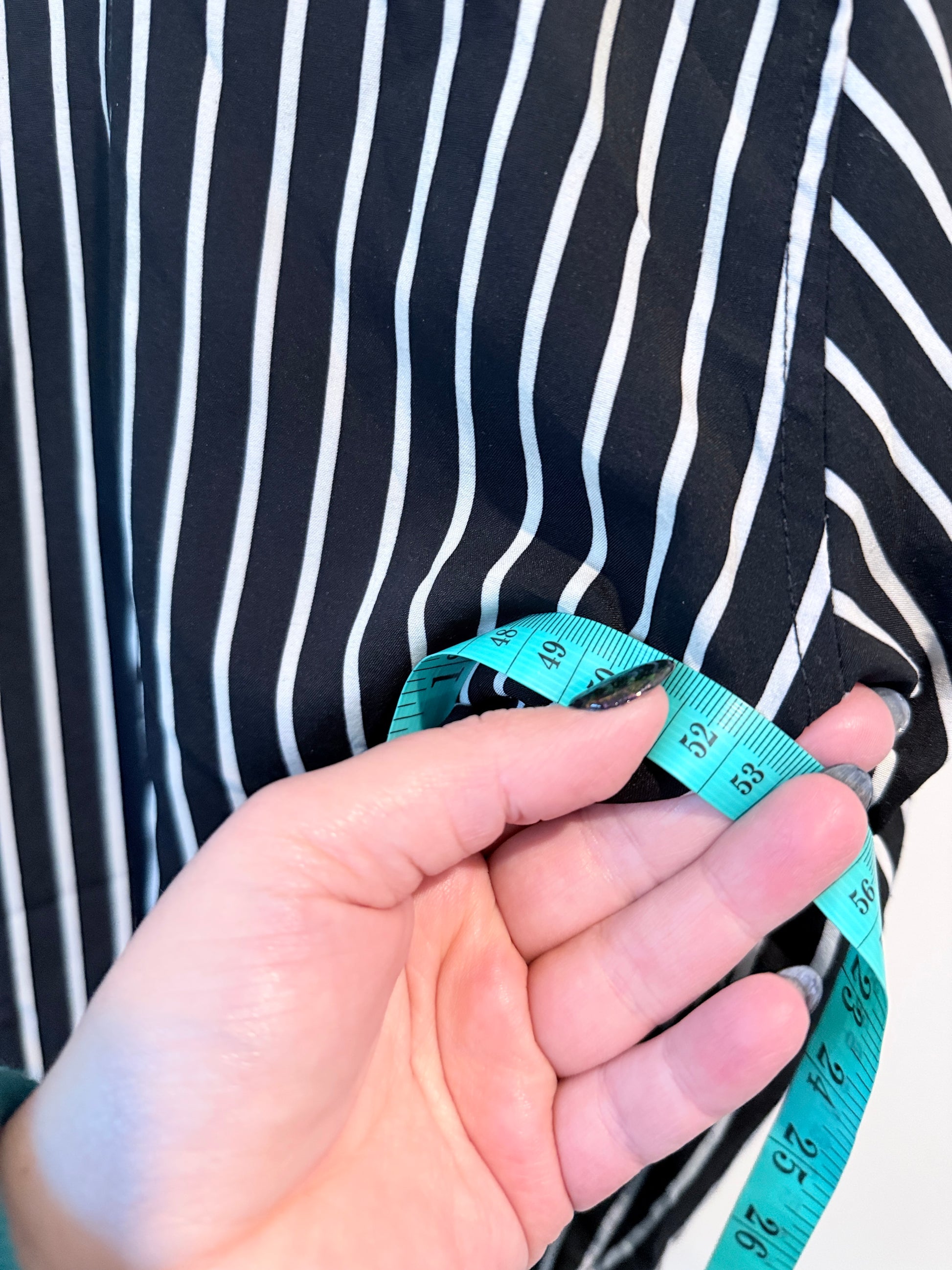 Kim Striped Shirt Size M | U/Arm to U/Arm 53cm