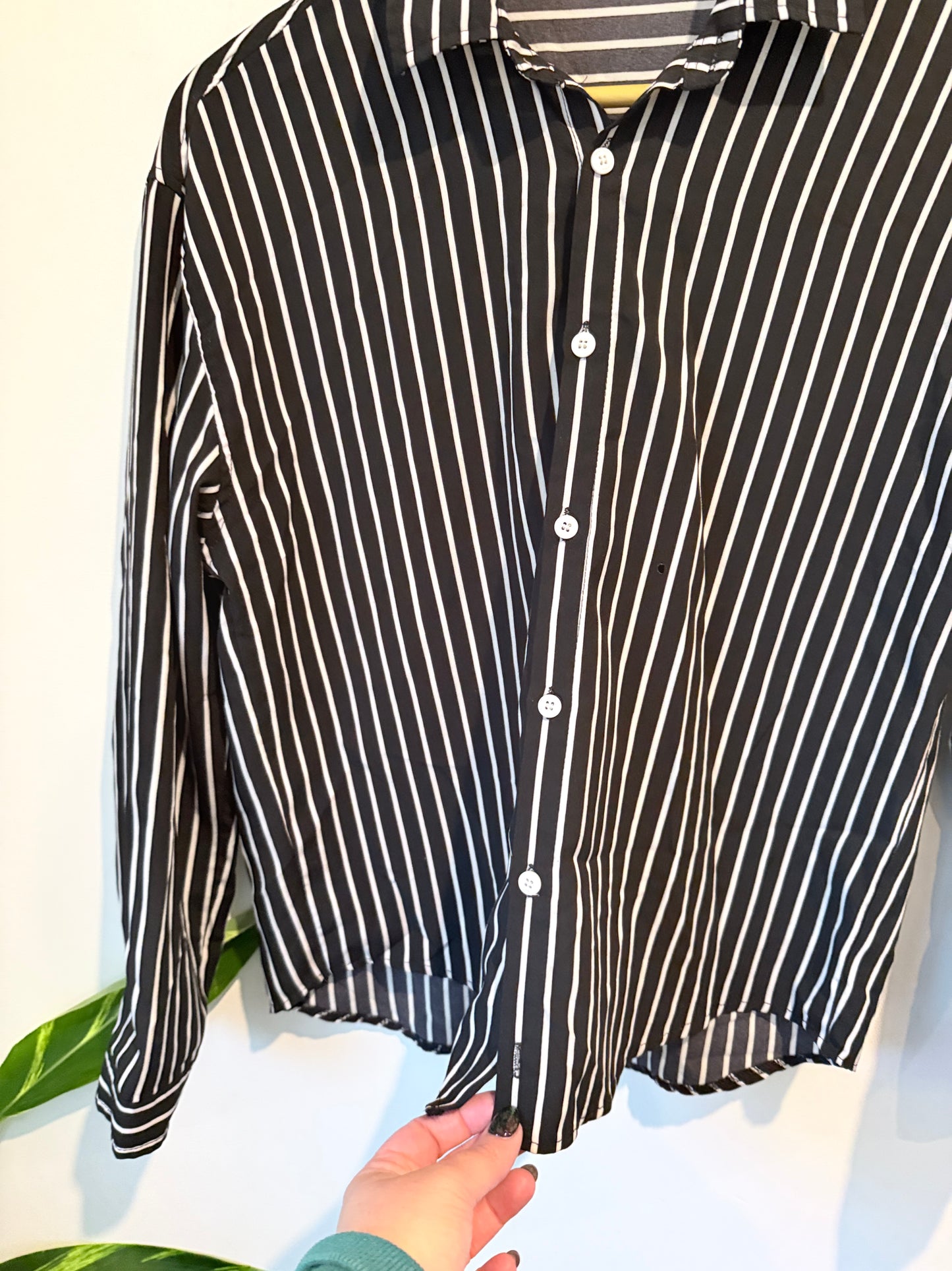 Kim Striped Shirt Size M | U/Arm to U/Arm 53cm